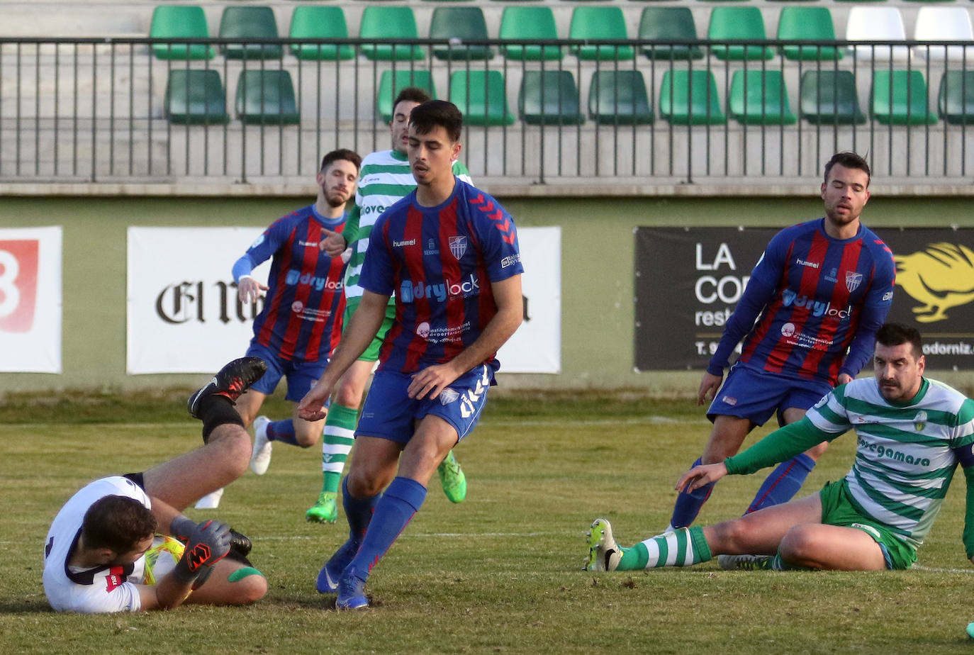 Partido entre la Gimnástica Segoviana y la Virgen del Camino 