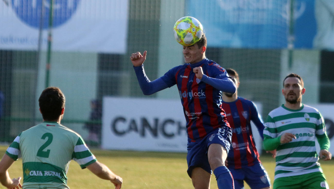 Partido entre la Gimnástica Segoviana y la Virgen del Camino 