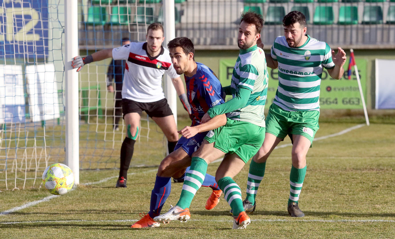 Partido entre la Gimnástica Segoviana y la Virgen del Camino 