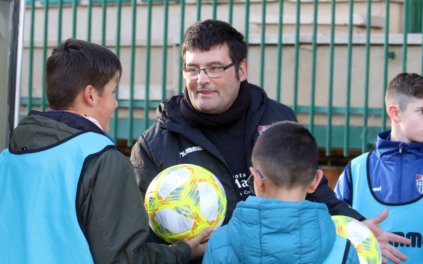 Partido entre la Gimnástica Segoviana y la Virgen del Camino 