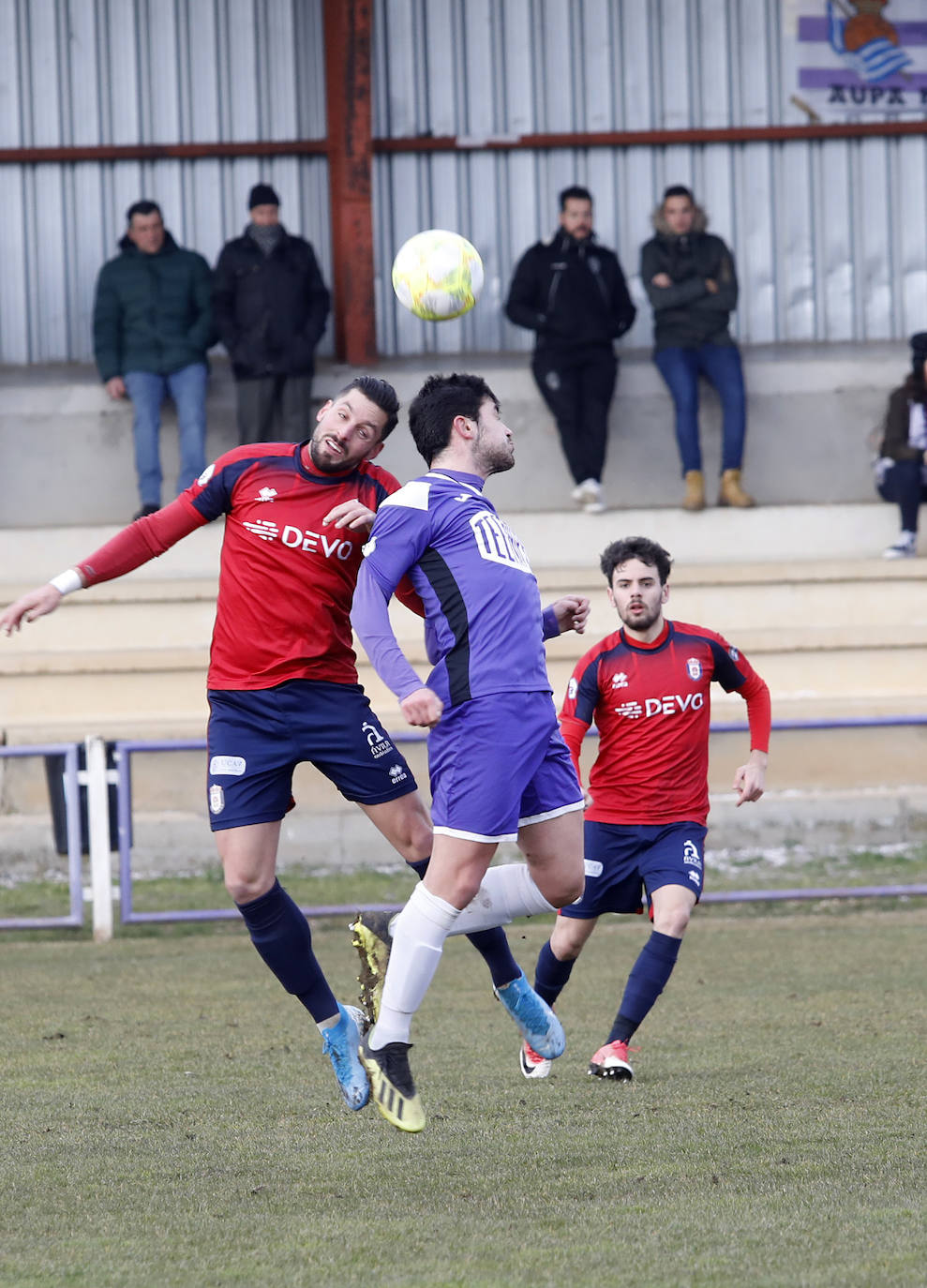 El equipo morado suma la quinta victoria de la temporada. 