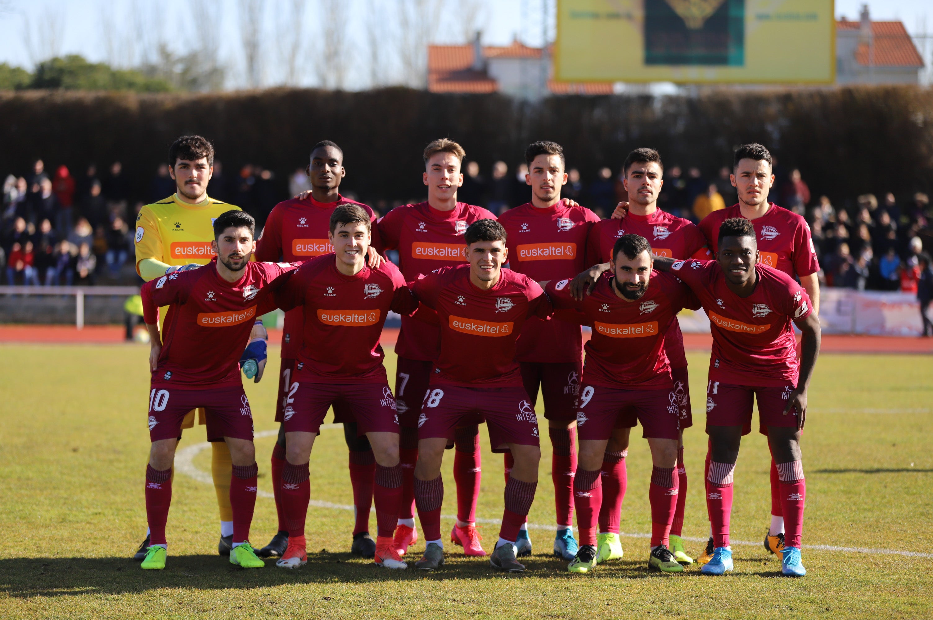 Fotos: Unionistas se eleva ante el Alavés B (4-2)