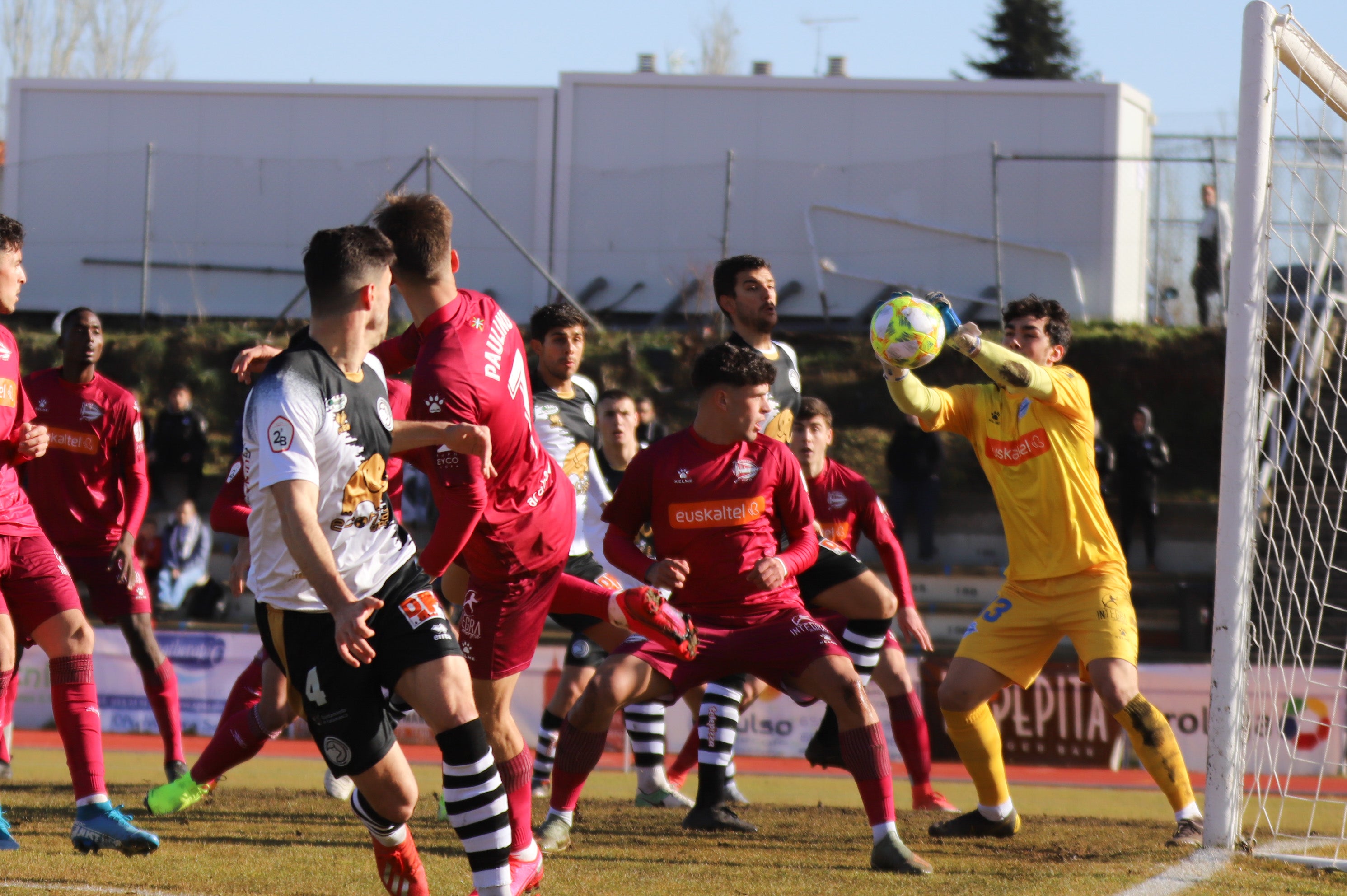 Fotos: Unionistas se eleva ante el Alavés B (4-2)