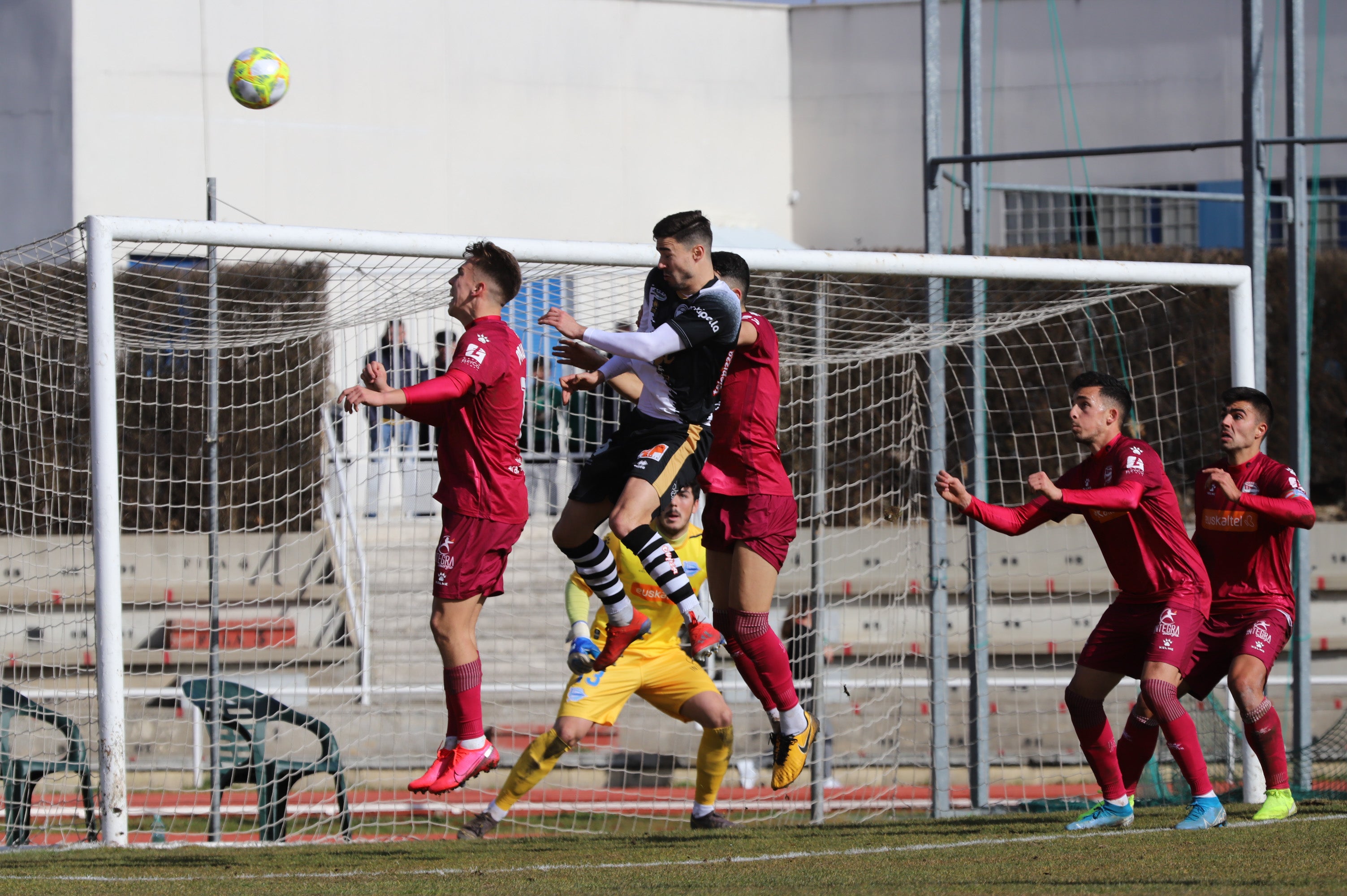 Fotos: Unionistas se eleva ante el Alavés B (4-2)