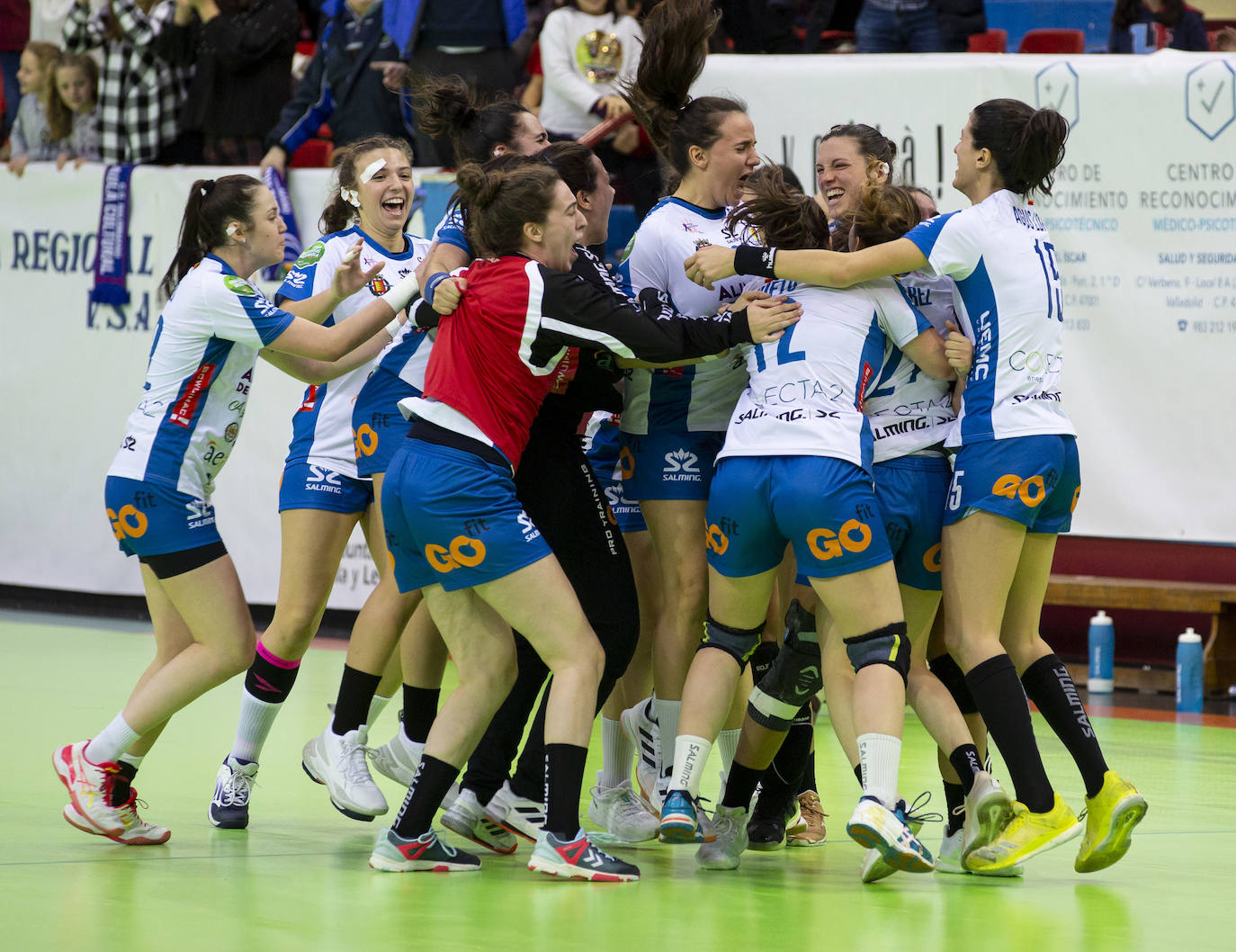 El Aula Alimentos de Valladolid suma su tercera victoria consecutiva (25-24) gracias a un tanto de Bea Puertas en los últimos segundos del partido contra el Balonmano Salud Tenerife.