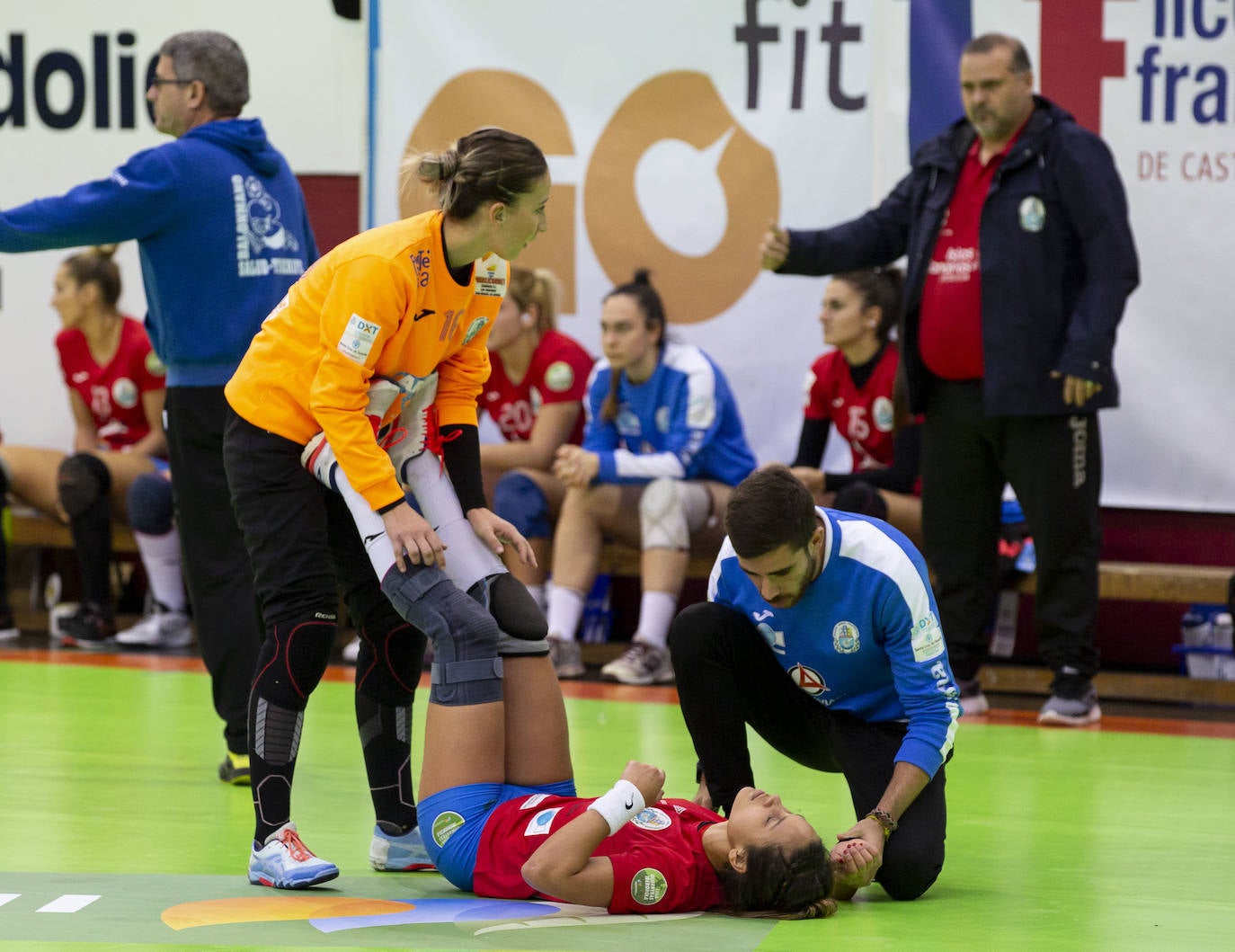 El Aula Alimentos de Valladolid suma su tercera victoria consecutiva (25-24) gracias a un tanto de Bea Puertas en los últimos segundos del partido contra el Balonmano Salud Tenerife.