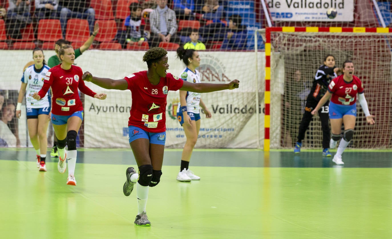 El Aula Alimentos de Valladolid suma su tercera victoria consecutiva (25-24) gracias a un tanto de Bea Puertas en los últimos segundos del partido contra el Balonmano Salud Tenerife.