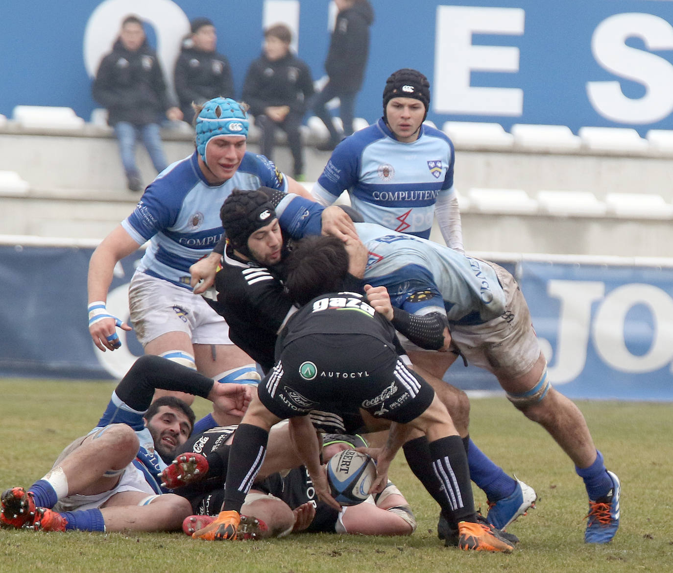 El SilverStorm Salvador ganó haciendo lo justo. Una mala primera parte y una horrible segunda en el haber de un equipo albinegro que estuvo entre fallón y pasota.