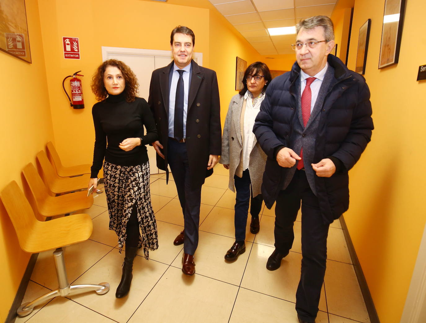 El consejero de la Presidencia de la Junta, Ángel Ibáñez, durante su visita a la Unidad de la Delegación Territorial de El Bierzo en Ponferrada.