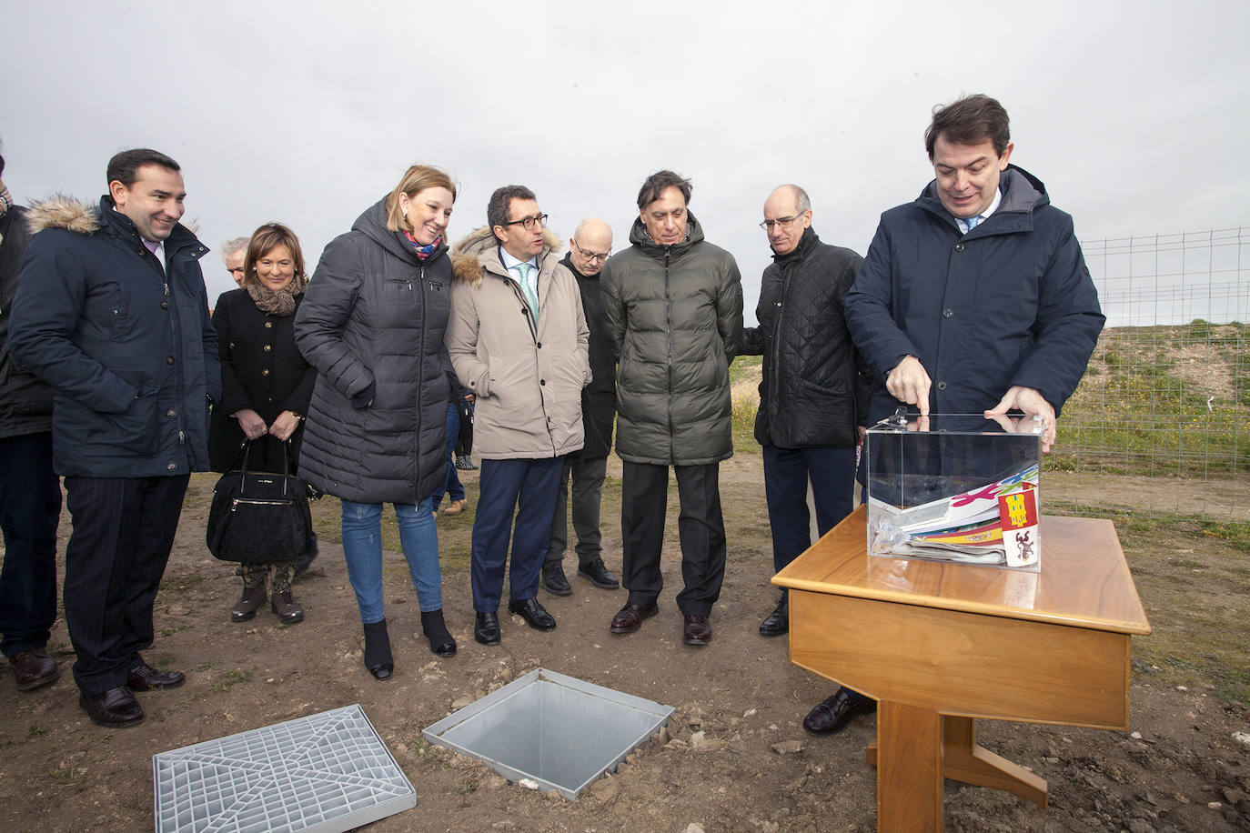 El presidente de la Junta de Castilla y León, Alfonso Fernández Mañueco, asiste a la puesta en marcha de las obras de la Residencia de Mayores Puente Ladrillo en Salamanca.