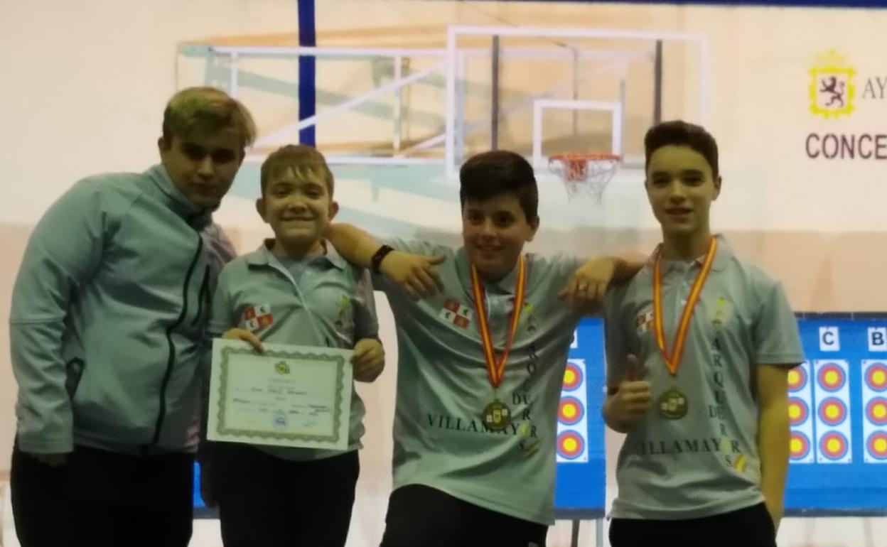 Dos medallas de oro para el Arqueros de Villamayor en el autonómico de sala de menores de cadetes