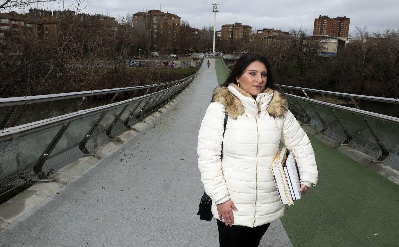 Alba Ferreruela, una gitana Graduada en Educación.