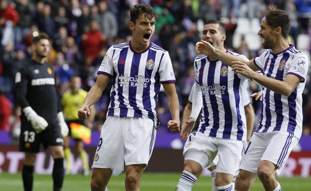 Enes Ünal, Sergi Guardiola y Míchel celebran, con Fabricio de fondo, el gol del primero de ellos al Mallorca en Zorrilla.