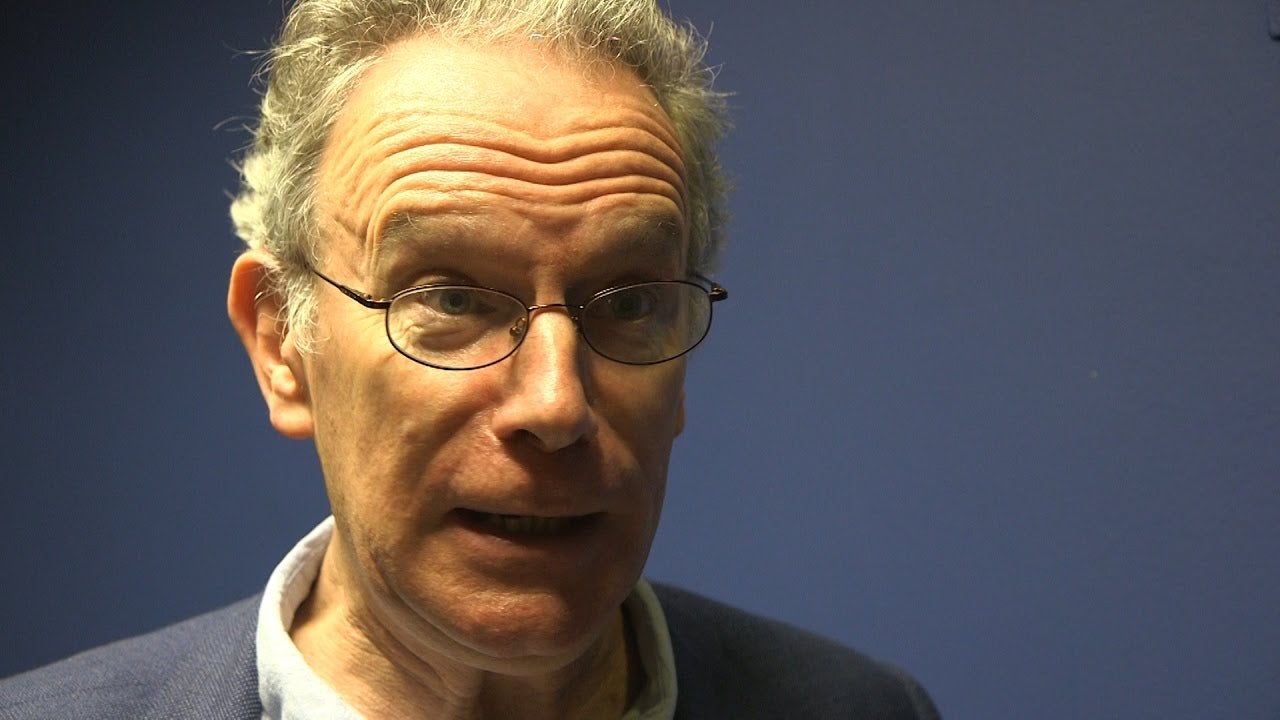 Fintan O'Toole, durante una entrevista.