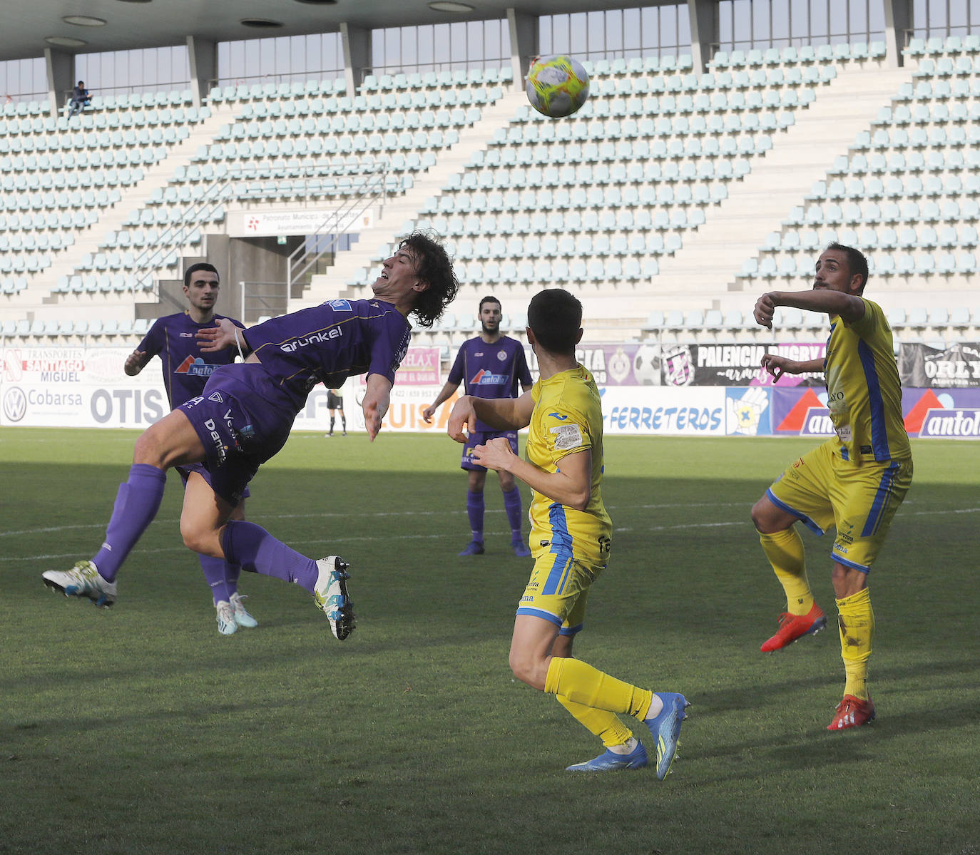 El Palencia Cristo perdió ante la Arandina. 