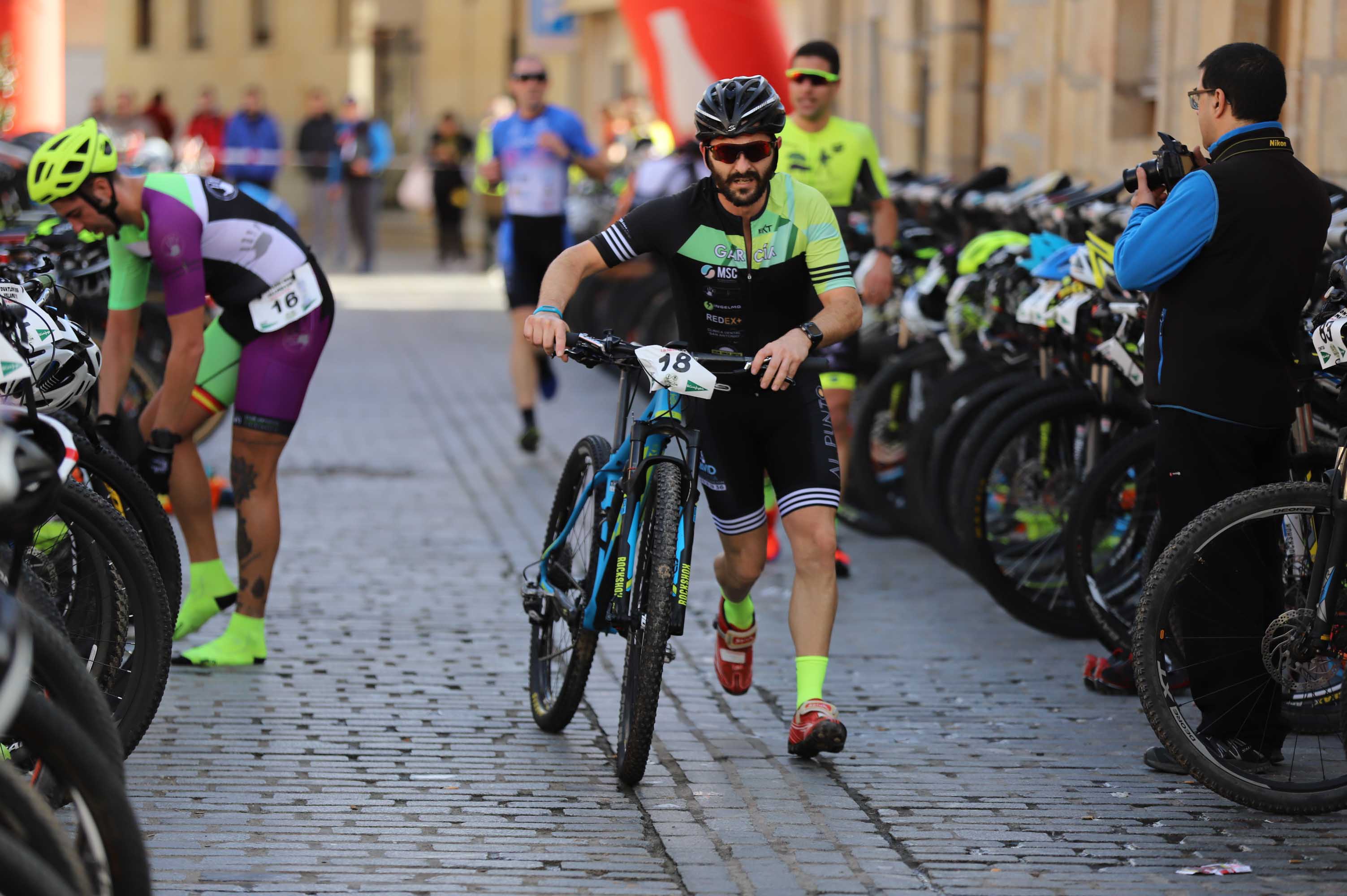 Participantes en el Duatlon de Villamayor. 