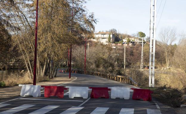 Acceso cortado a la altura del puente. Hasta Tafisa es posible el acceso, pero no al barrio. 