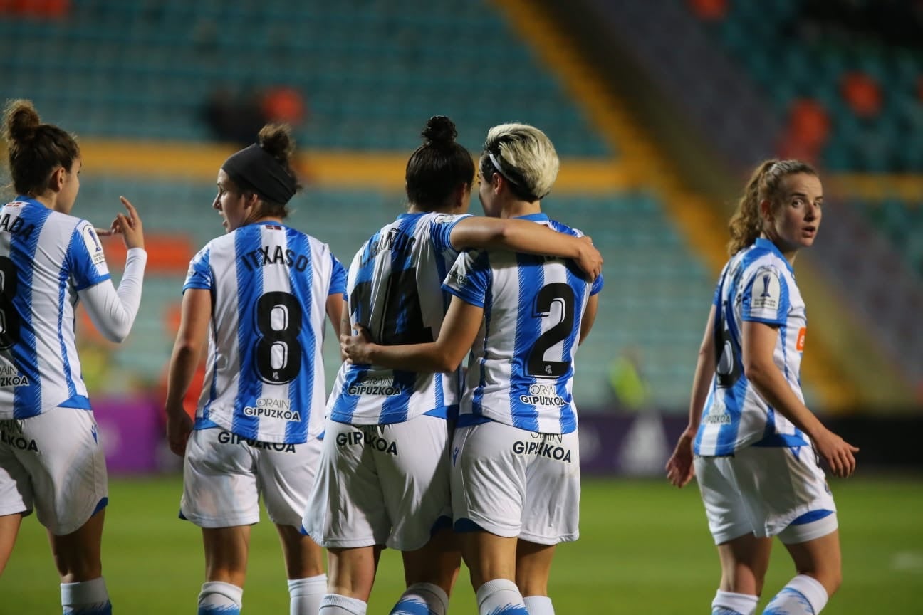 Primera semifinal de la Supercopa femenina de fútbol en el estadio Helmántico de Salamanca entre la Real Sociedad y la UD Levante. 