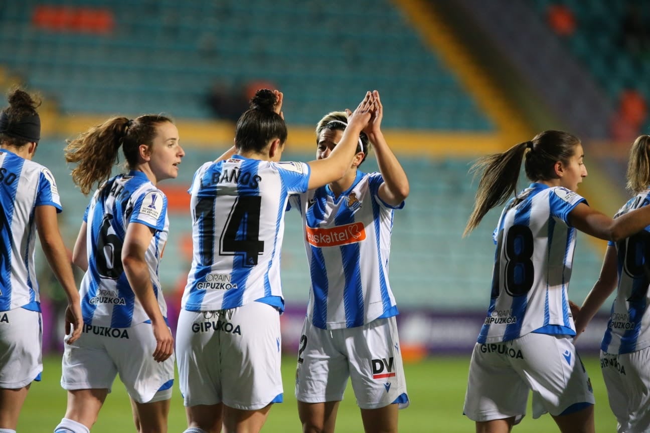 Primera semifinal de la Supercopa femenina de fútbol en el estadio Helmántico de Salamanca entre la Real Sociedad y la UD Levante. 