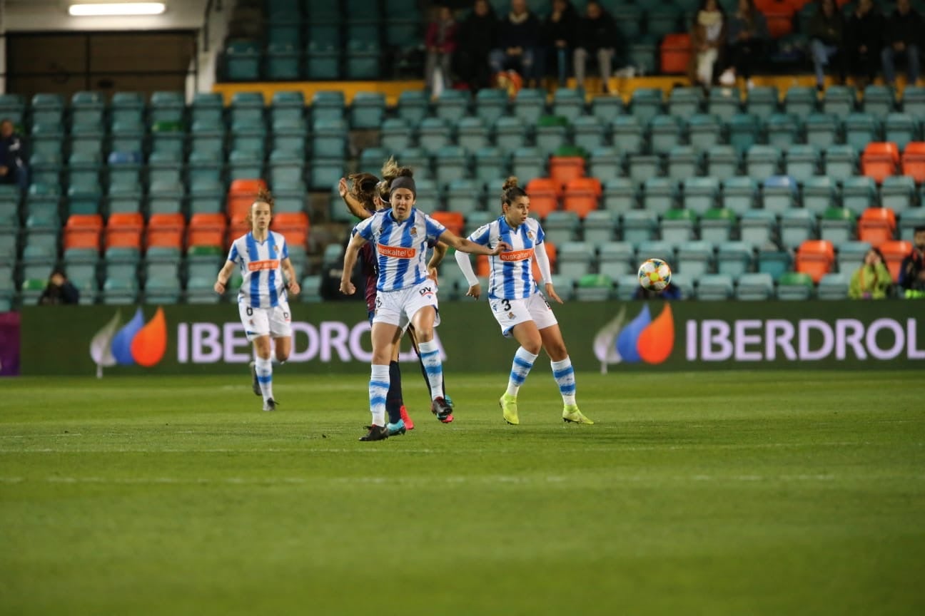 Primera semifinal de la Supercopa femenina de fútbol en el estadio Helmántico de Salamanca entre la Real Sociedad y la UD Levante. 