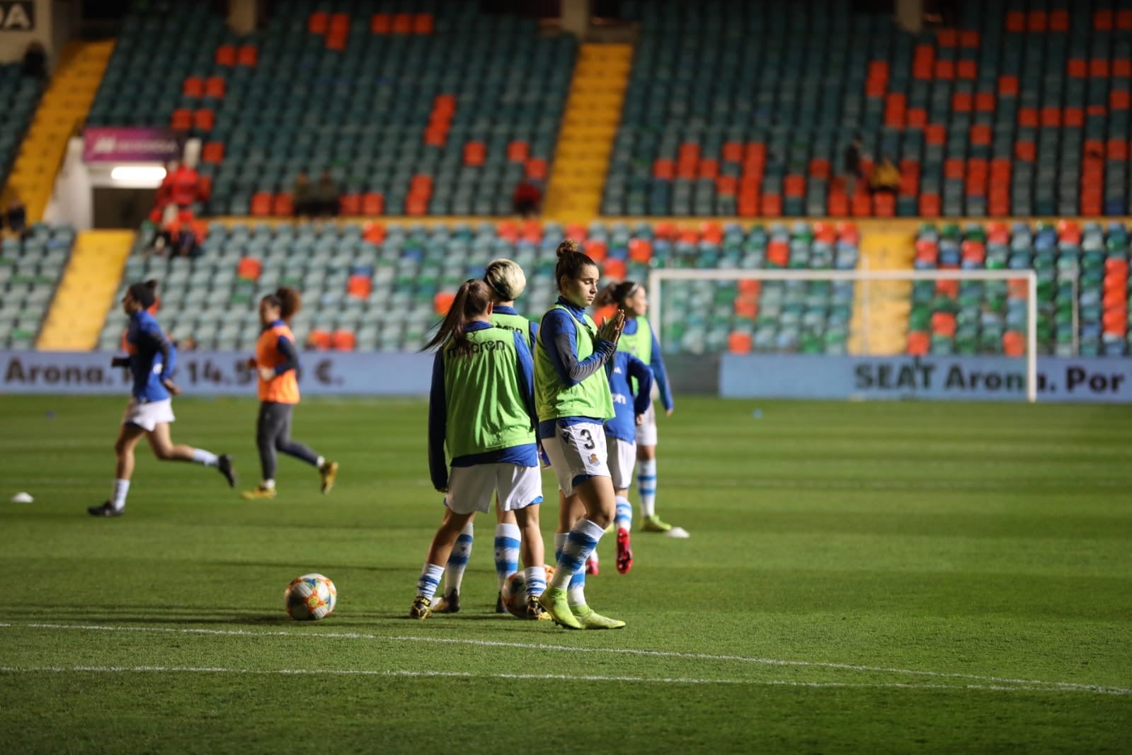 Primera semifinal de la Supercopa femenina de fútbol en el estadio Helmántico de Salamanca entre la Real Sociedad y la UD Levante. 