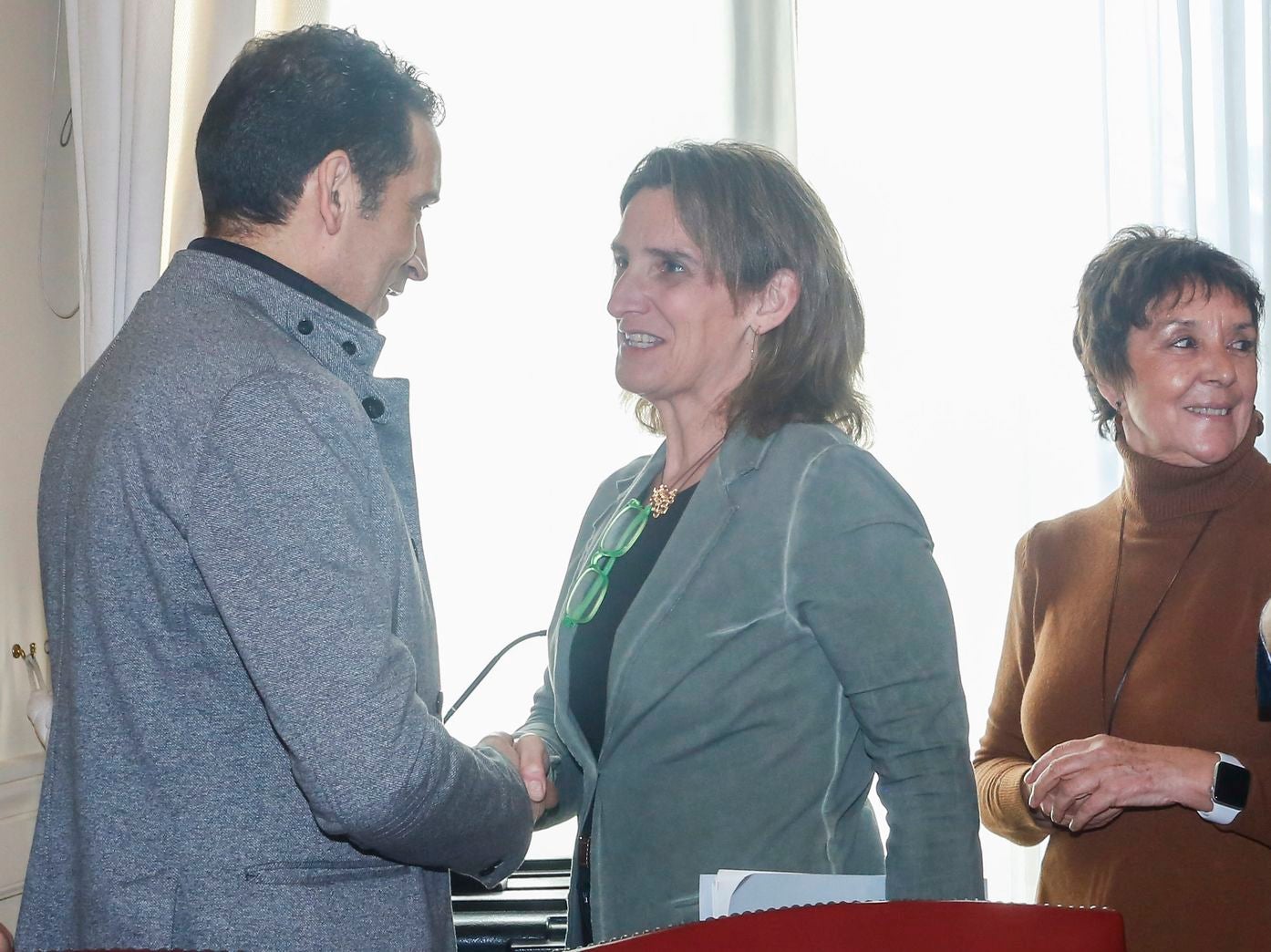 La ministra de Transición Ecológica y Reto Demográfico, Teresa Ribera, se reúne con el secretario general de CCOOCyL, Vicente Andrés; el secretario general de UGTCyL, Faustino Temprano; la delegada del Gobierno en Castilla y León, Mercedes Martín, y el subdelegado del Gobierno en León, Faustino Sánchez, para abordar la Mesa por un Futuro para León..