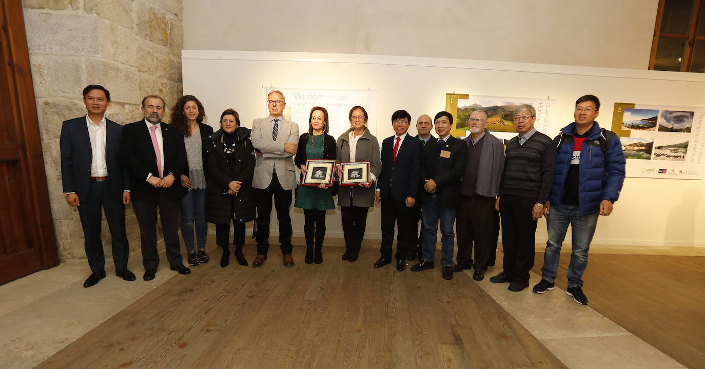 La Casa Junco acoge una exposición sobre Vietnam.