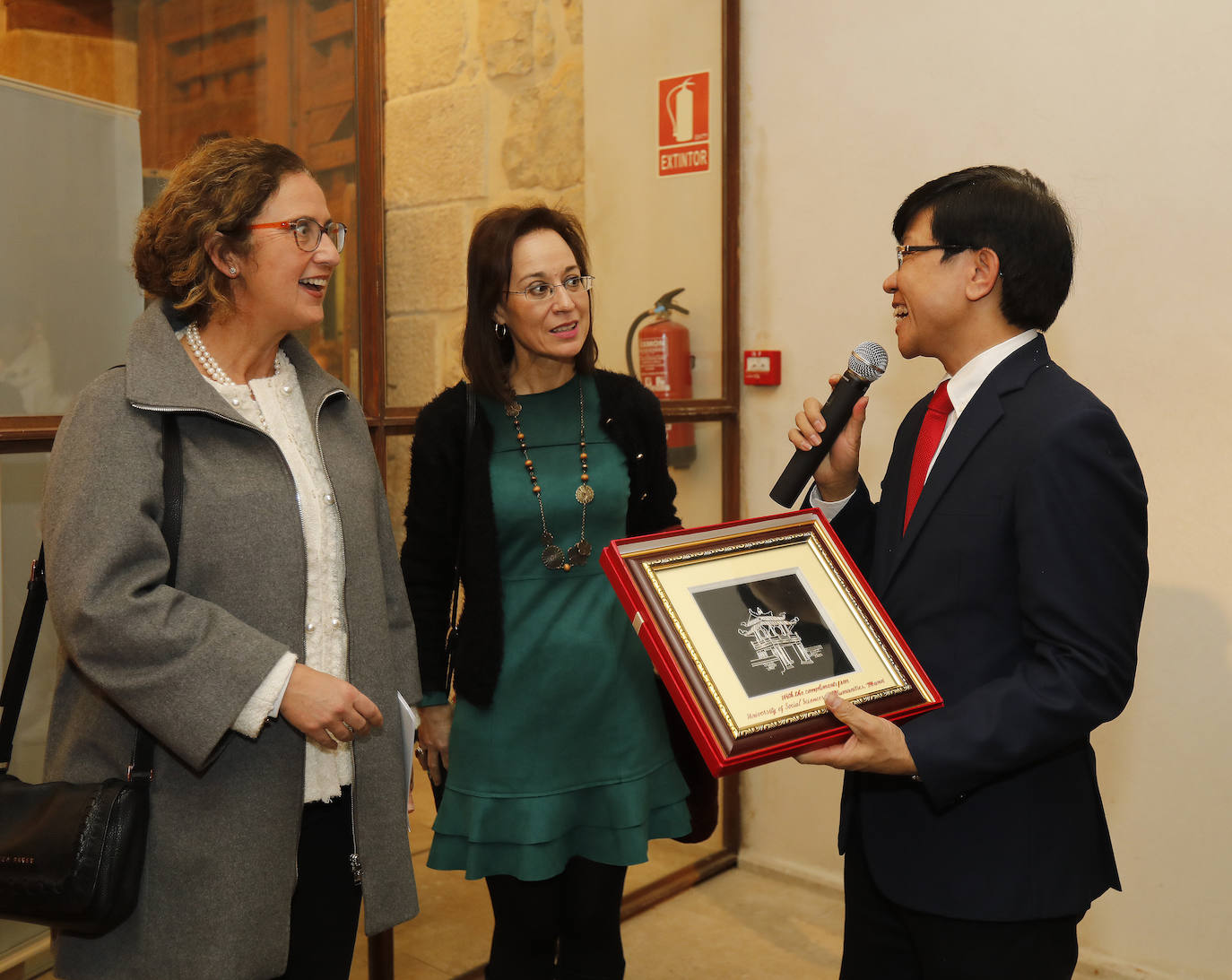 La Casa Junco acoge una exposición sobre Vietnam.