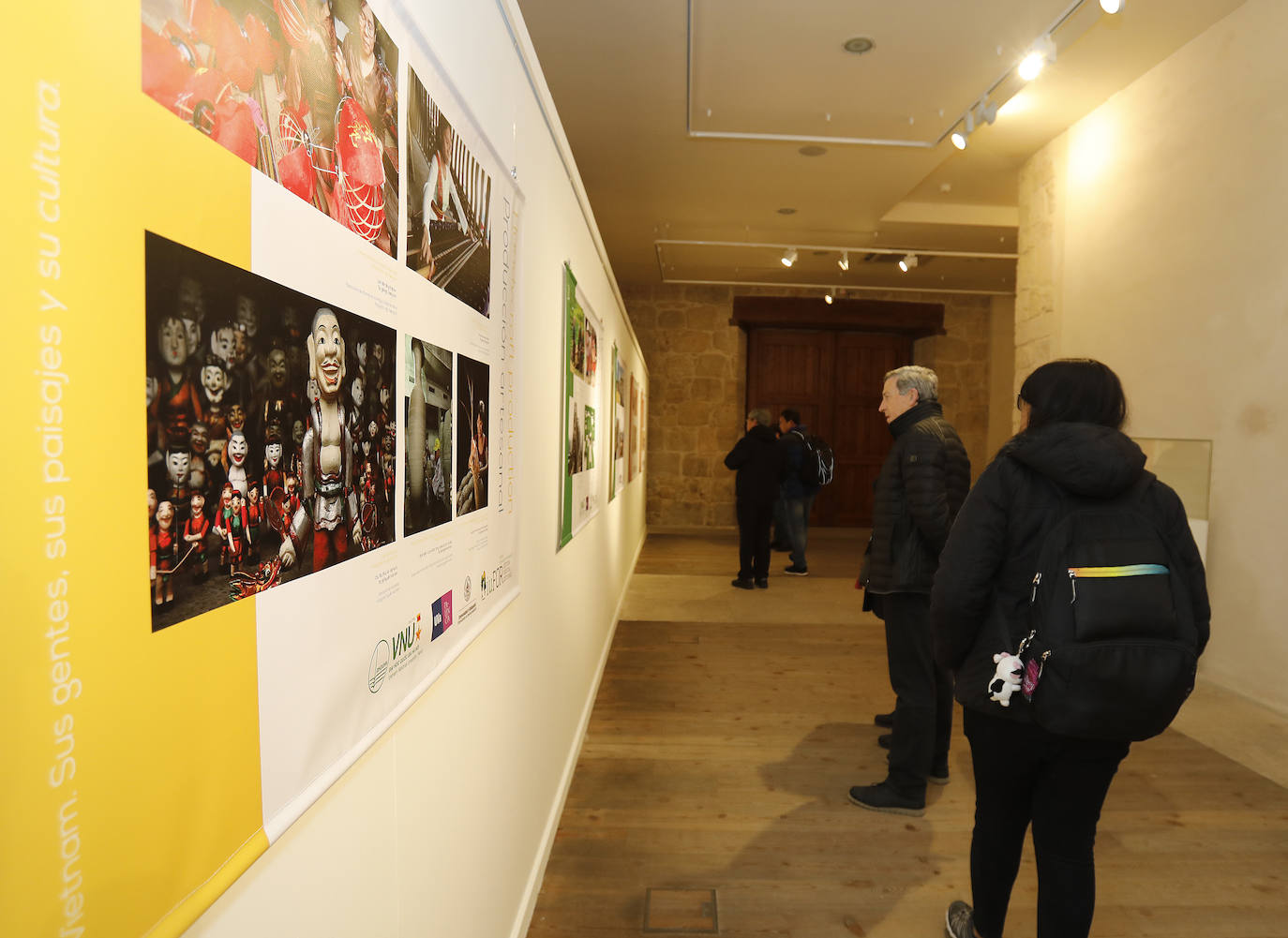 La Casa Junco acoge una exposición sobre Vietnam.