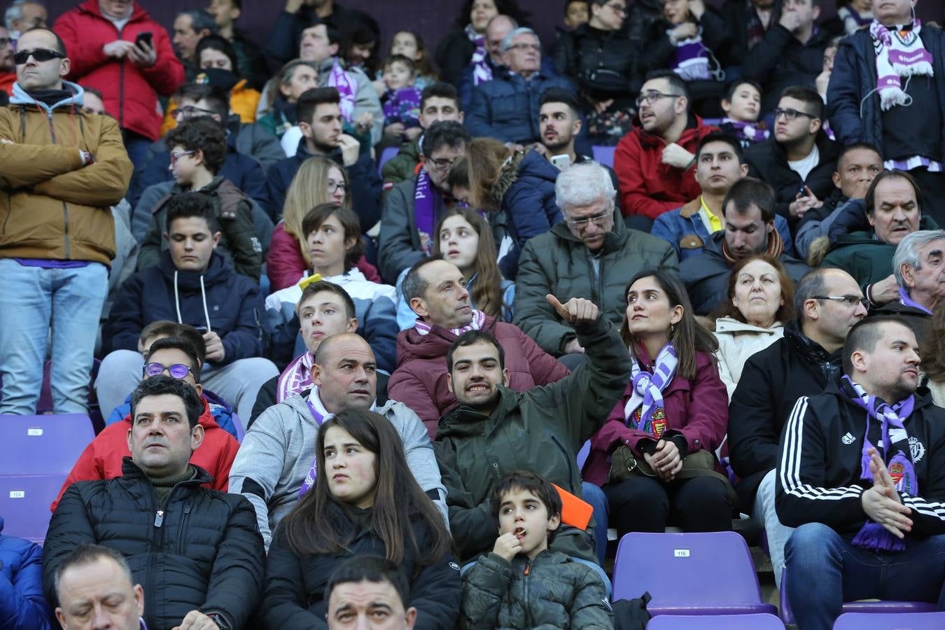 Si has estado en el estadio José Zorrilla presenciando el partido Real Valladolid-Villarreal, puede que la cámara de nuestro fotógrado te haya «pillado»