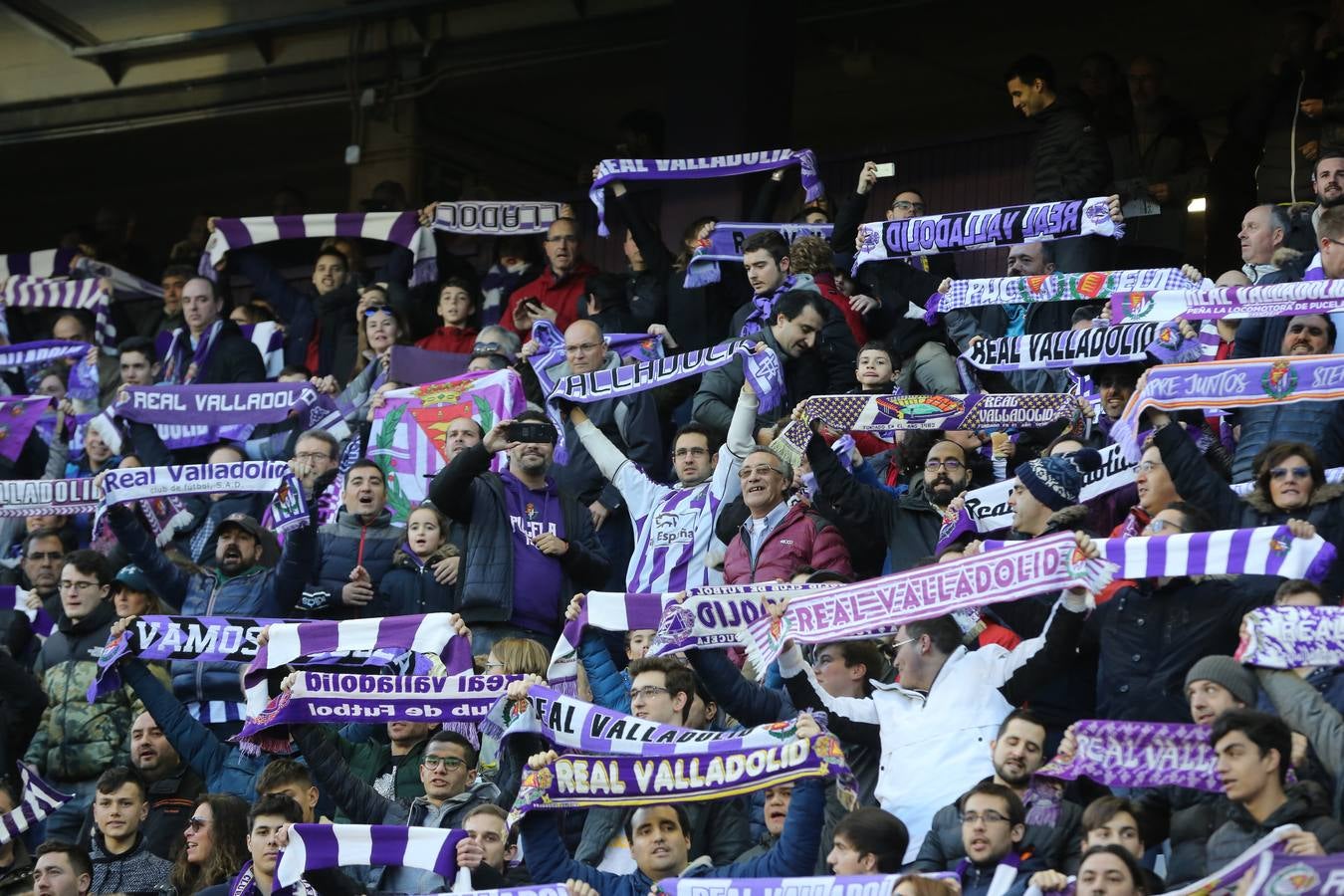 Si has estado en el estadio José Zorrilla presenciando el partido Real Valladolid-Villarreal, puede que la cámara de nuestro fotógrado te haya «pillado»