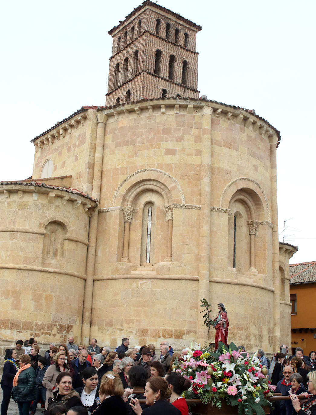 El barrio de San Lorenzo celebra Santa Águeda 