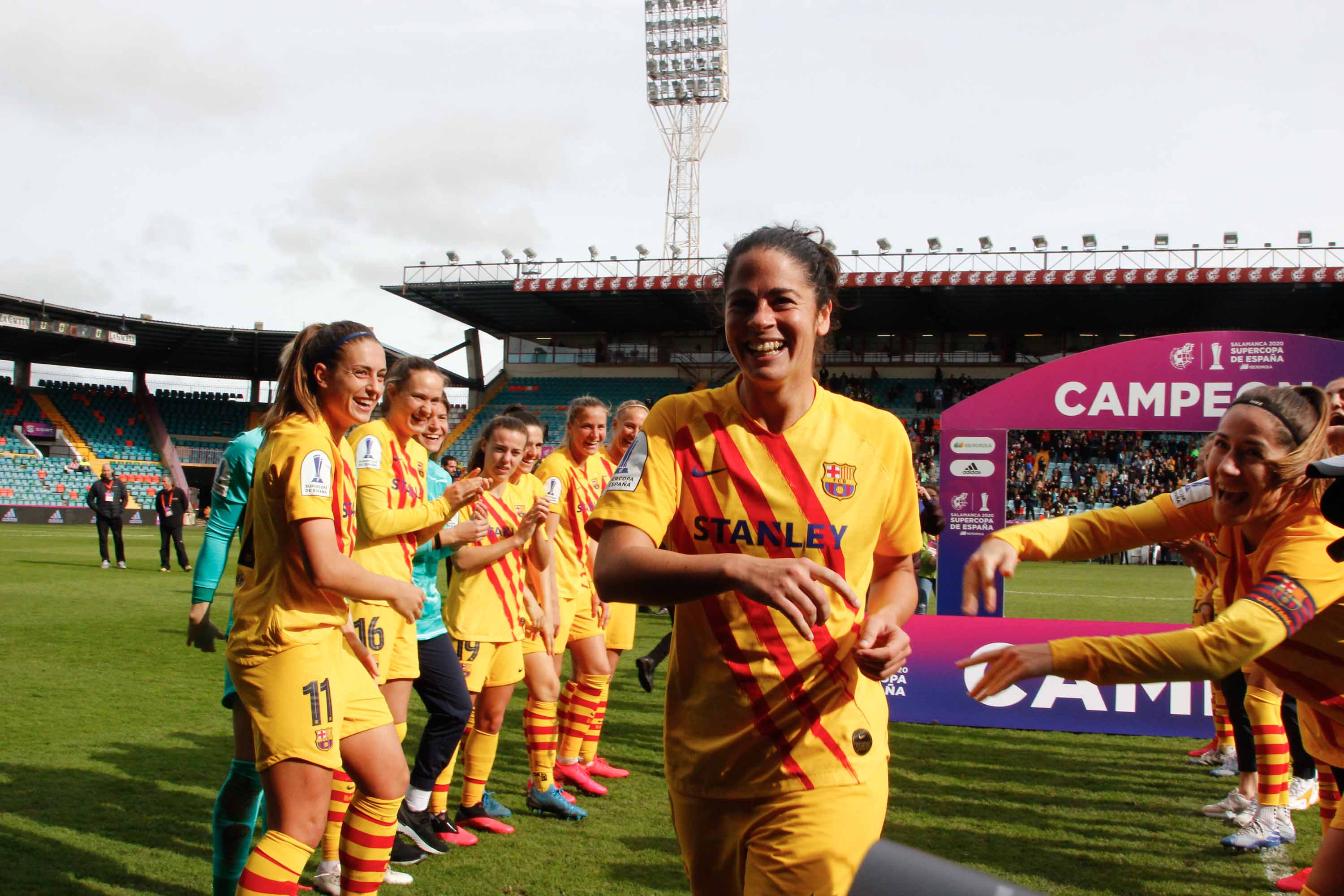 El equipo catalán se muestró muy superior desde el primer minuto a la Real Sociedad con cuatro goles de Marta Torrejón, MVP de la gran final celebrada en el estadio Helmántico