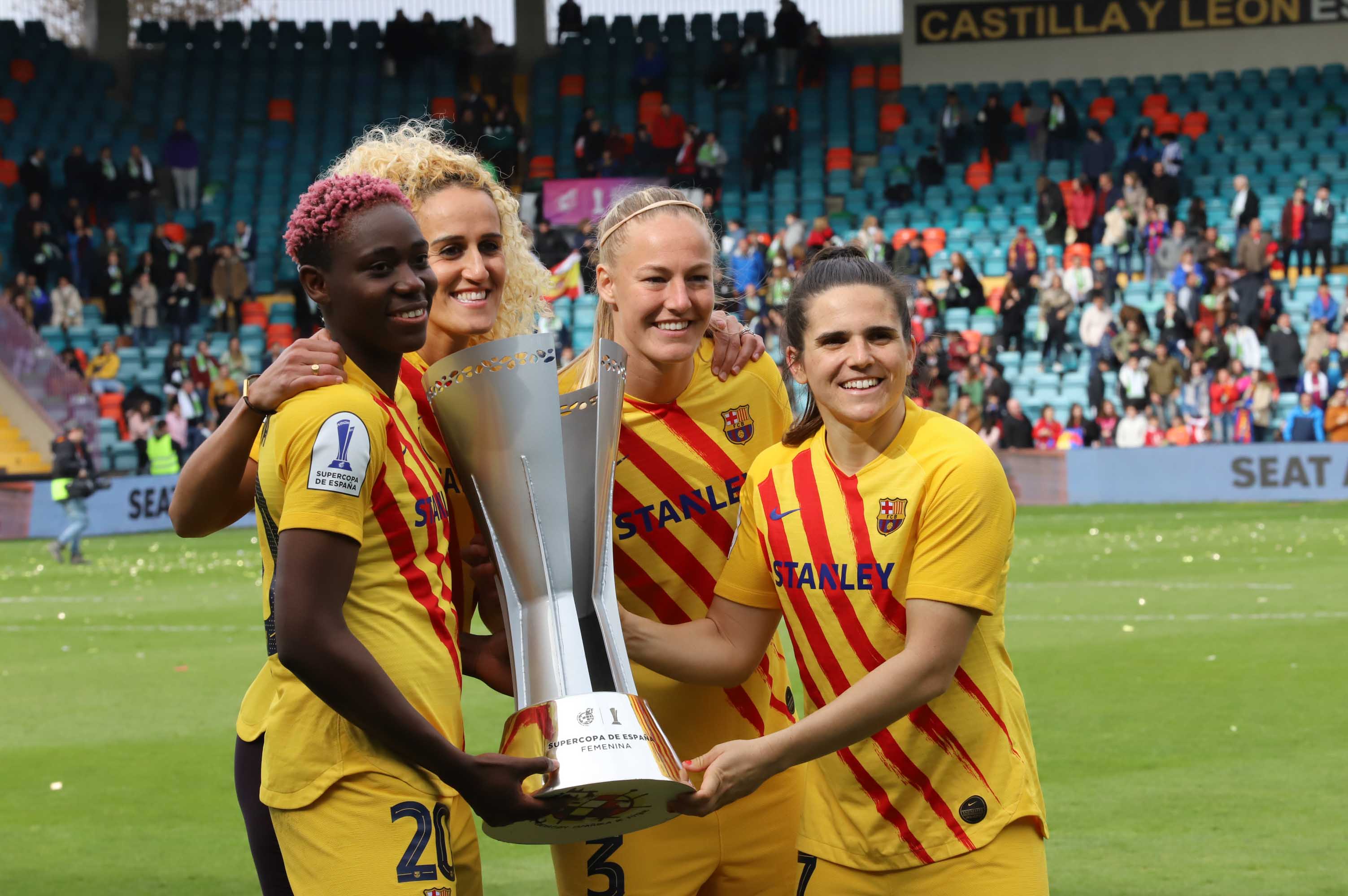 El equipo catalán se muestró muy superior desde el primer minuto a la Real Sociedad con cuatro goles de Marta Torrejón, MVP de la gran final celebrada en el estadio Helmántico