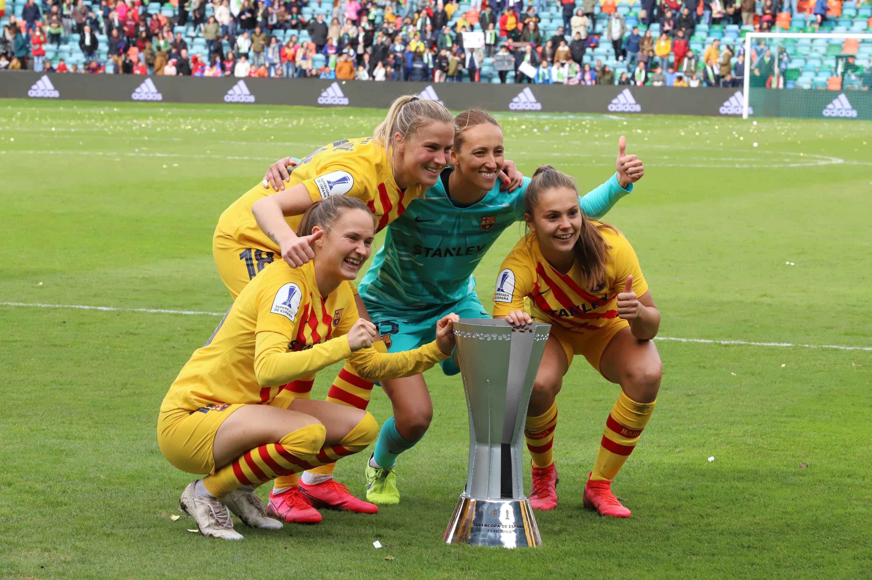 El equipo catalán se muestró muy superior desde el primer minuto a la Real Sociedad con cuatro goles de Marta Torrejón, MVP de la gran final celebrada en el estadio Helmántico