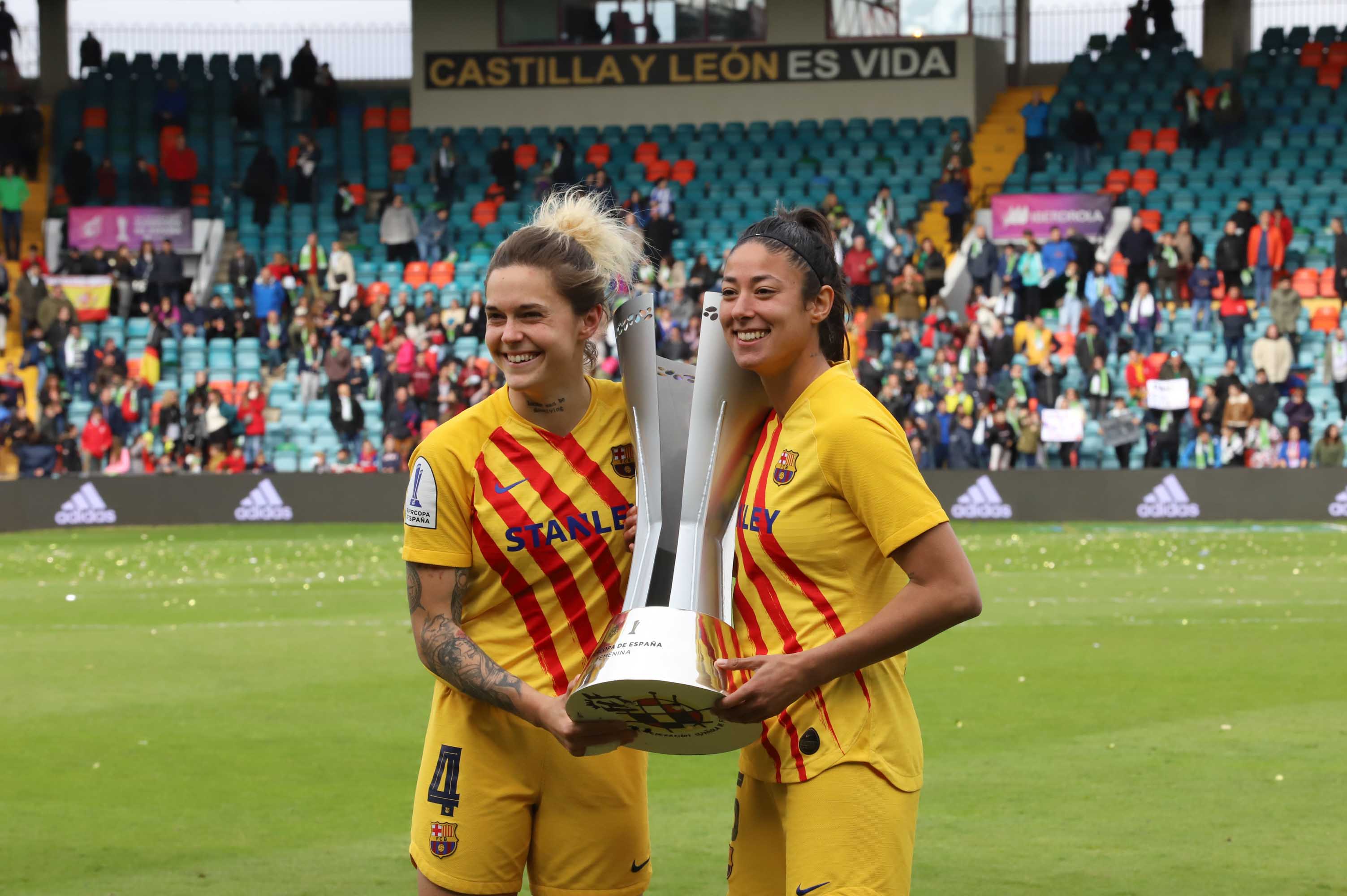 El equipo catalán se muestró muy superior desde el primer minuto a la Real Sociedad con cuatro goles de Marta Torrejón, MVP de la gran final celebrada en el estadio Helmántico