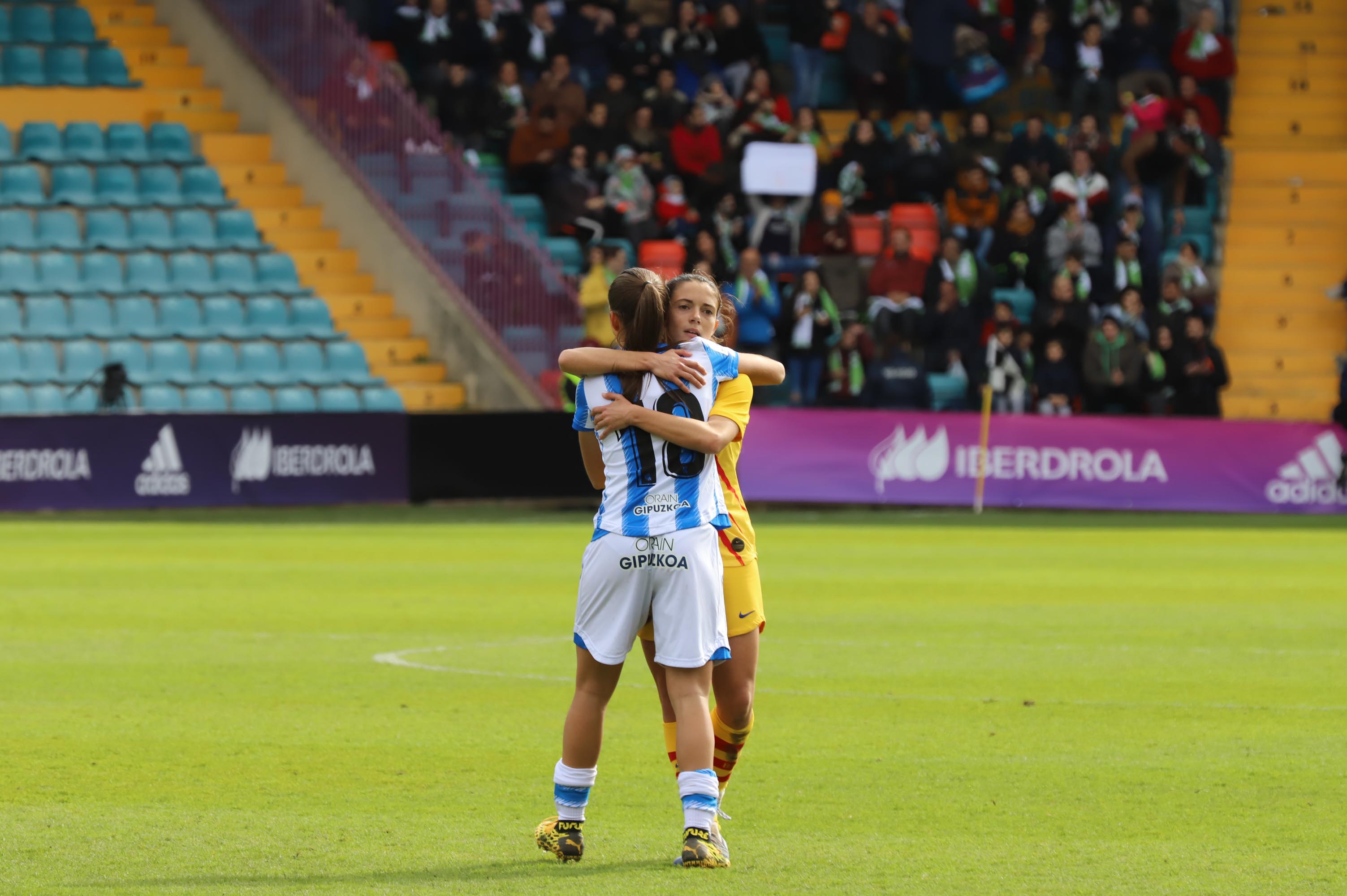 El equipo catalán se muestró muy superior desde el primer minuto a la Real Sociedad con cuatro goles de Marta Torrejón, MVP de la gran final celebrada en el estadio Helmántico