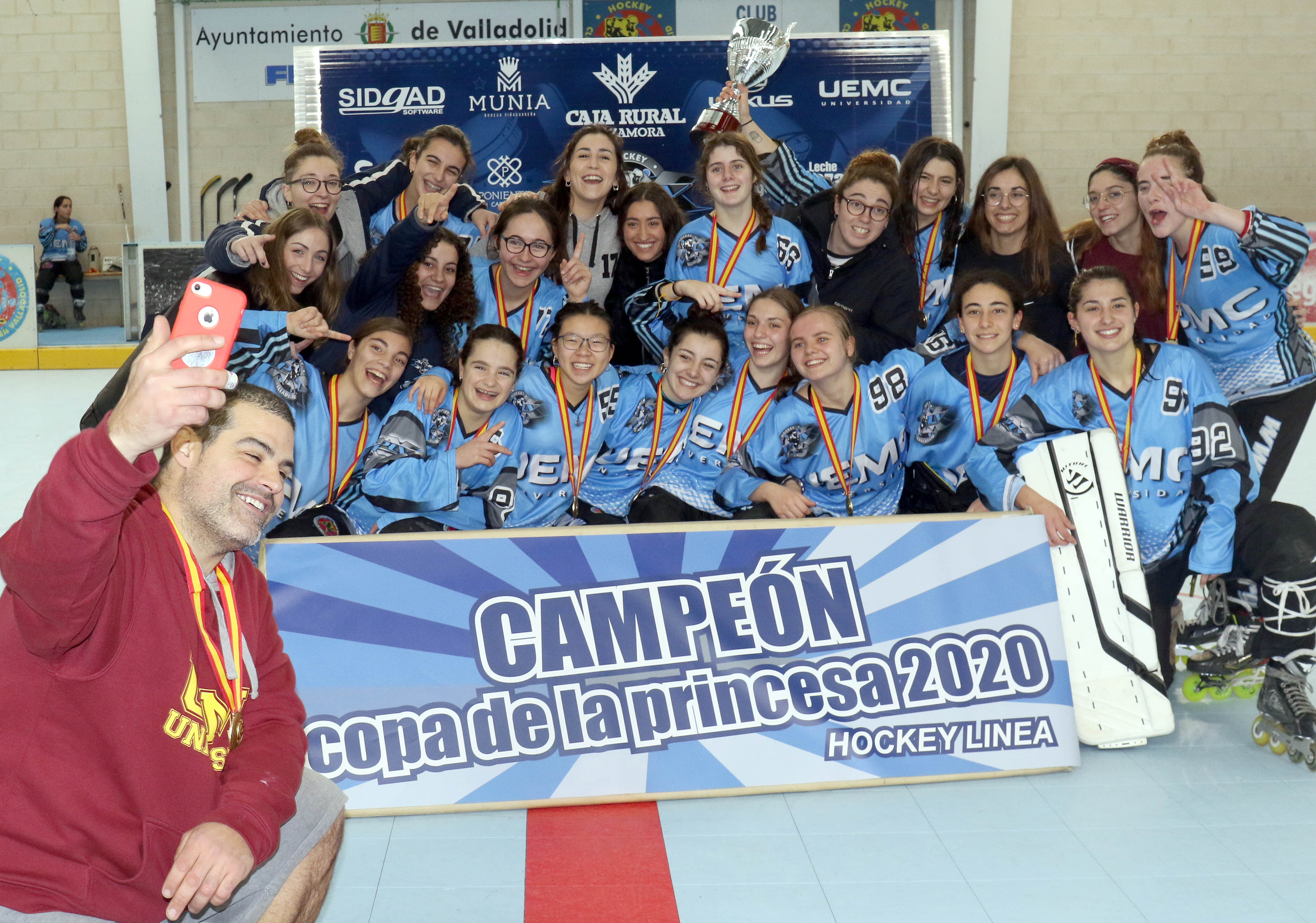 Las vallisoletanas se alzaron con el título en un 1-0 contra el Fénix PL Madrid. 