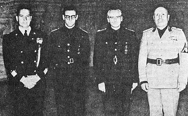 De izquierda a derecha Ciano, el vallisoletano Antonio Tovar, Ridruejo y Mussolini.