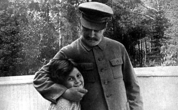 Stalin y su hija.