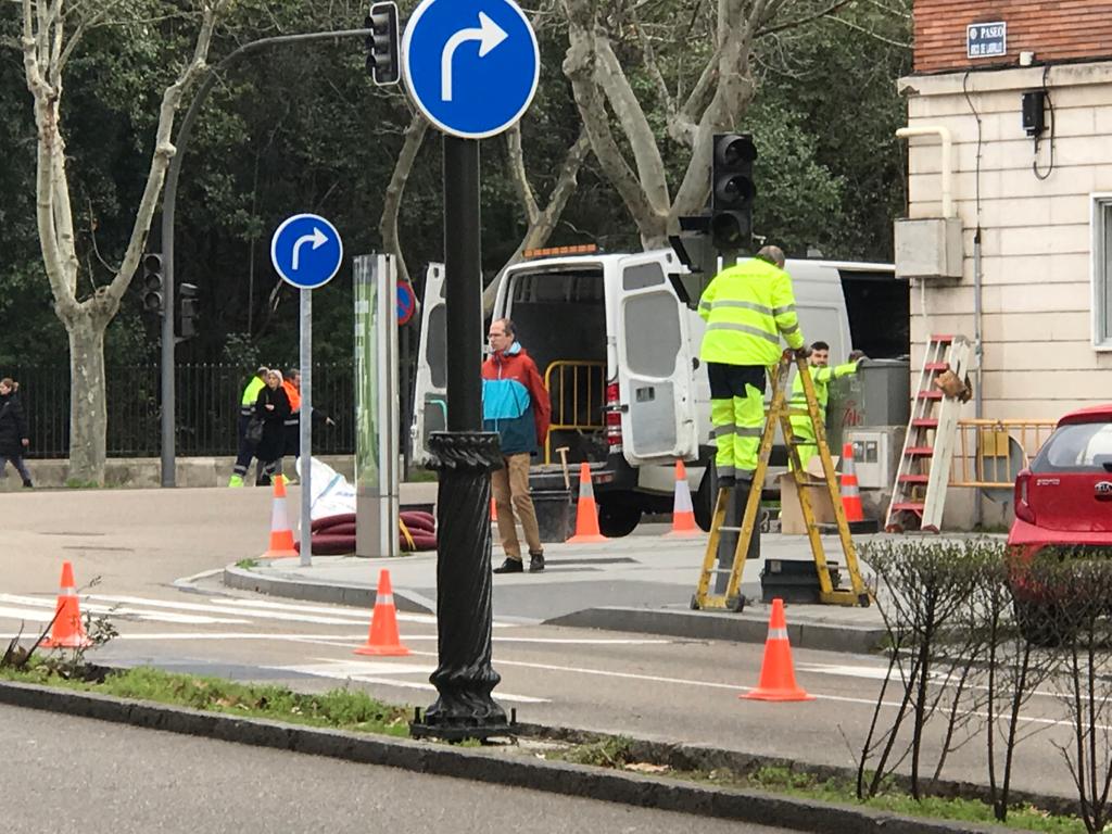 El Ayuntamiento de Valladolid ha estrenado este jueves un nuevo carril bici que unirá el Paseo de Zorrilla con la Plaza de Colón a través del paseo de Filipinos
