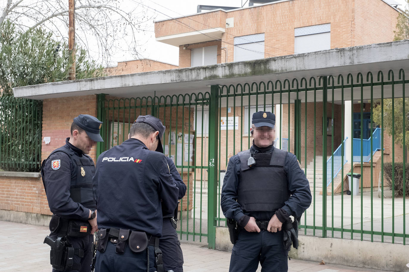 Colegio Entre Rios en la calle Soto de Valladolid donde ayer una niña se precipitó por una ventana.