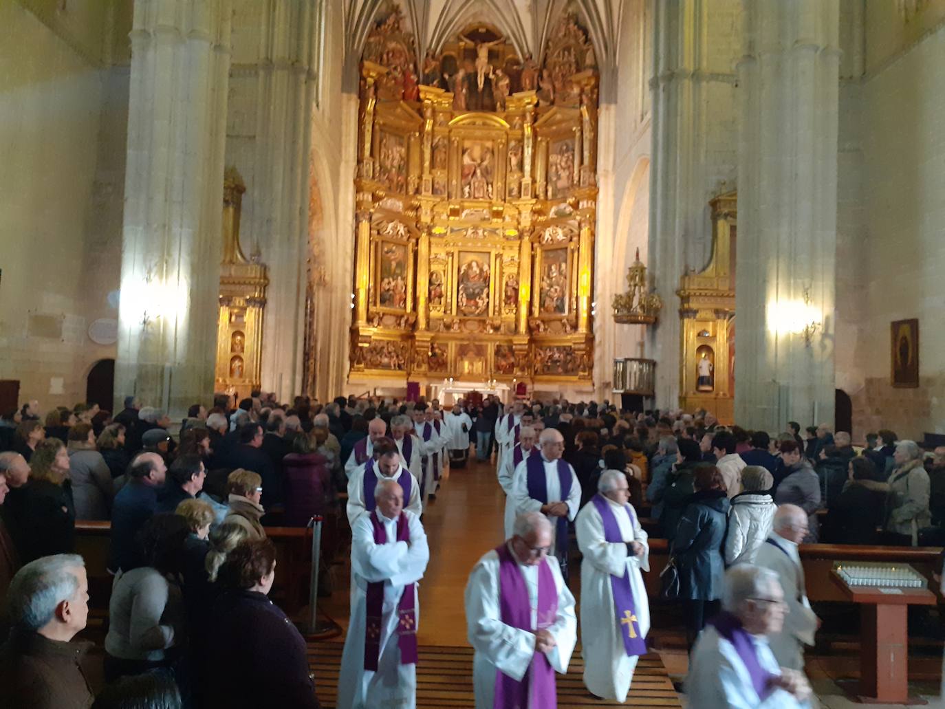 Funeral en Medina de Rioseco del sacerdote Alejandro Ovelleiro 'Jano'. 