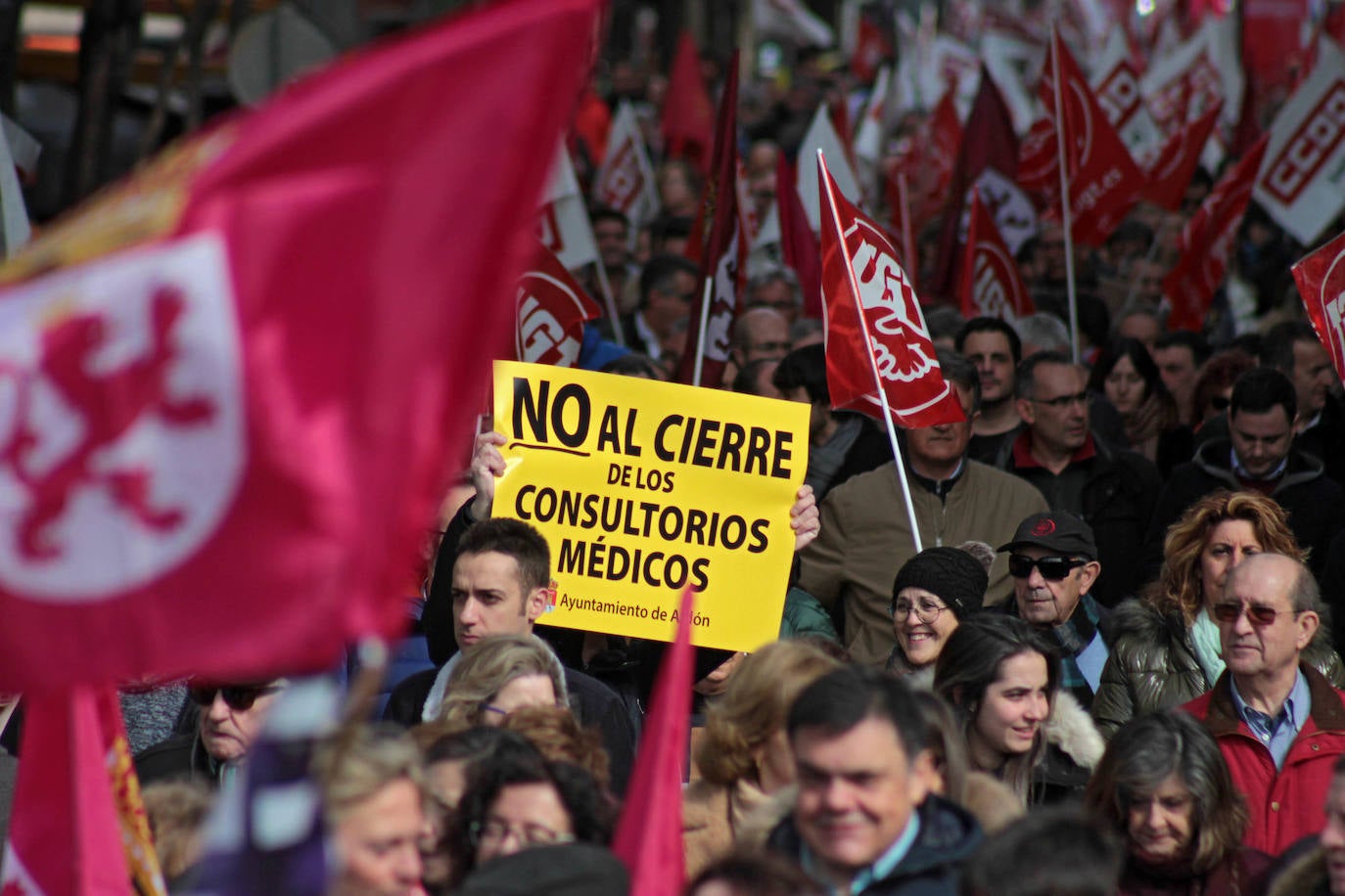 Fotos: Miles de leoneses salen a la calle para reivindicar un futuro para la provincia