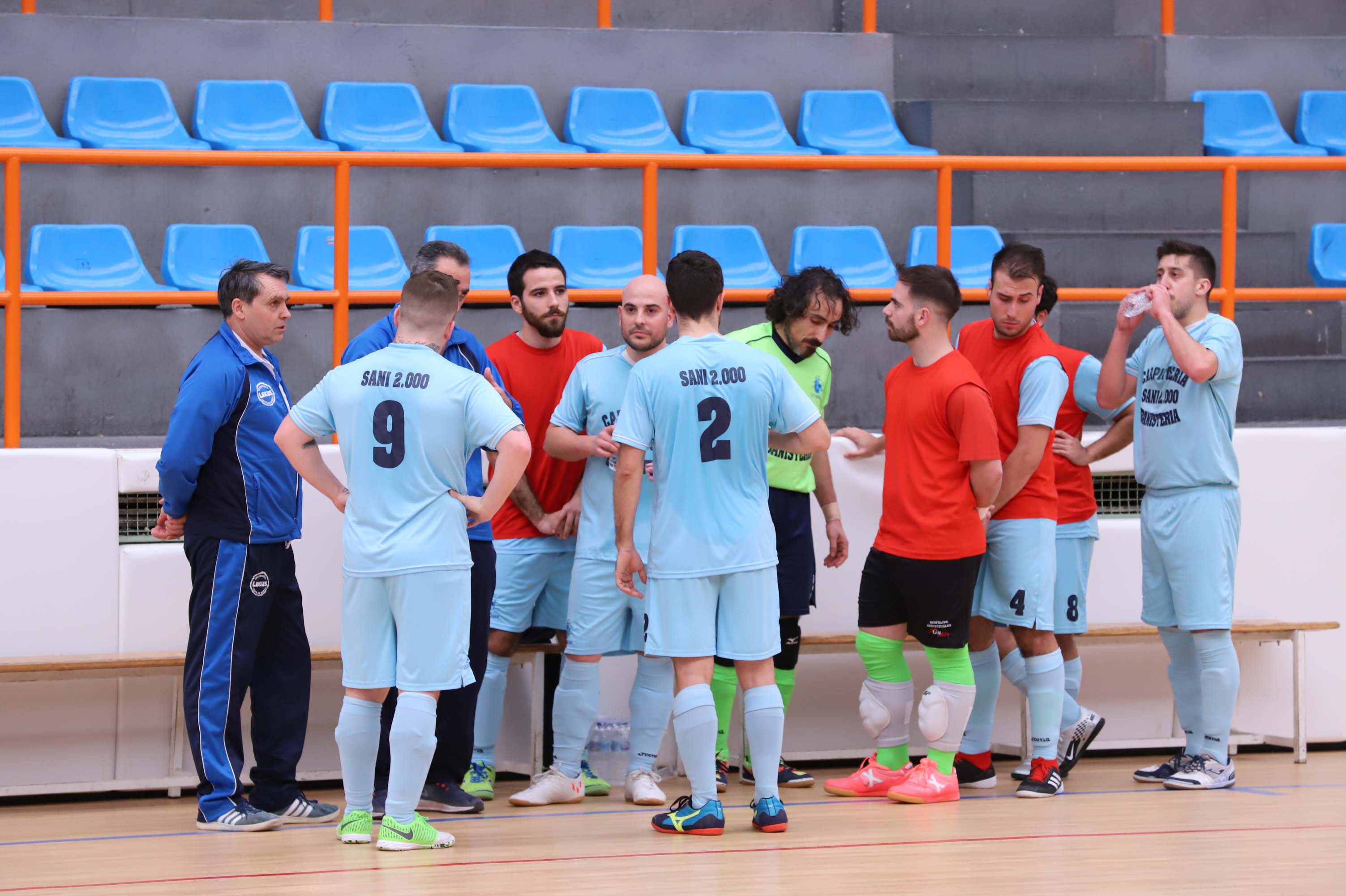 Fotos: Encuentro entre el FS Salamanca Unionistas y CD Sani 2000 FS (8-0)