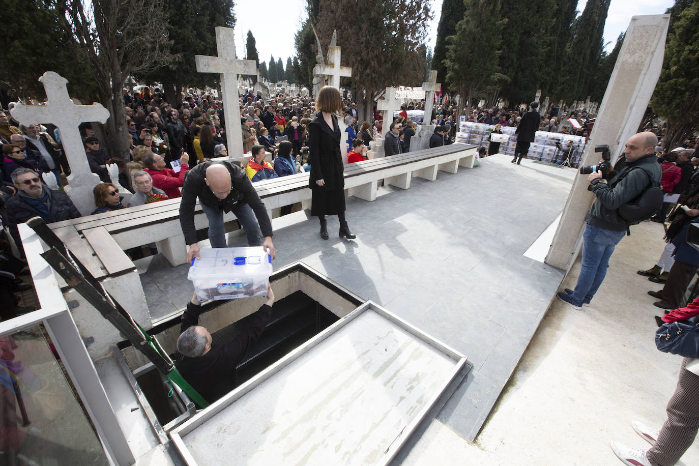 Fotos: Inauguración del Memorial del cementerio de El Carmen de Valladolid