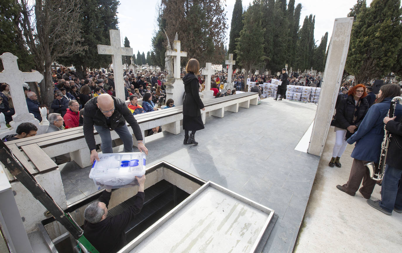 Fotos: Inauguración del Memorial del cementerio de El Carmen de Valladolid