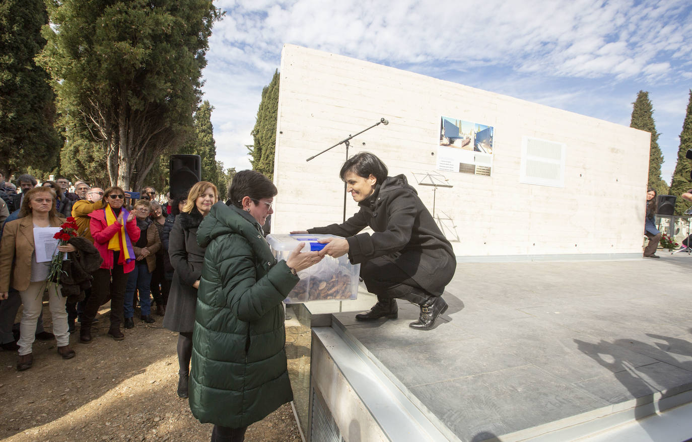 Fotos: Inauguración del Memorial del cementerio de El Carmen de Valladolid