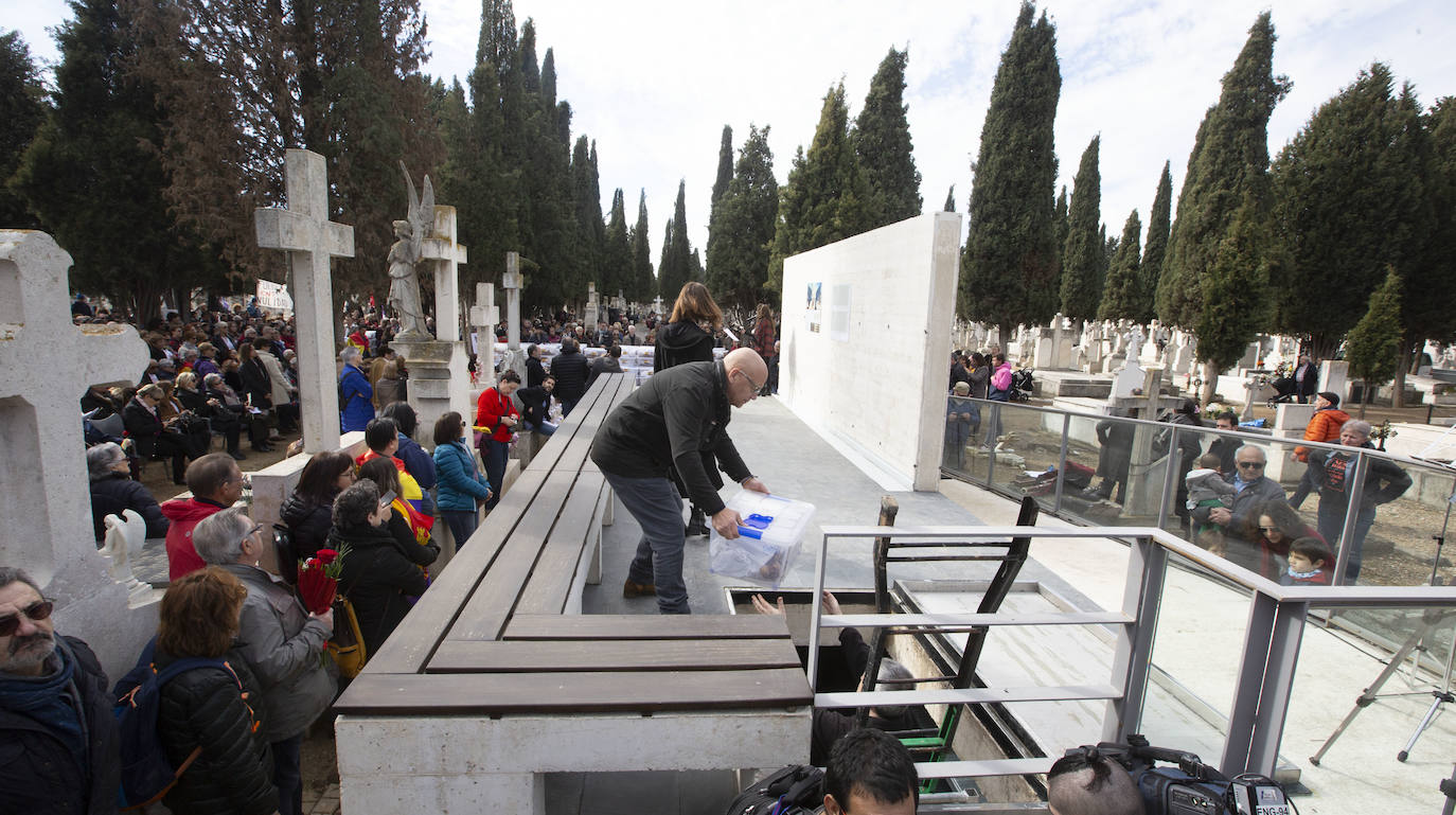 Fotos: Inauguración del Memorial del cementerio de El Carmen de Valladolid