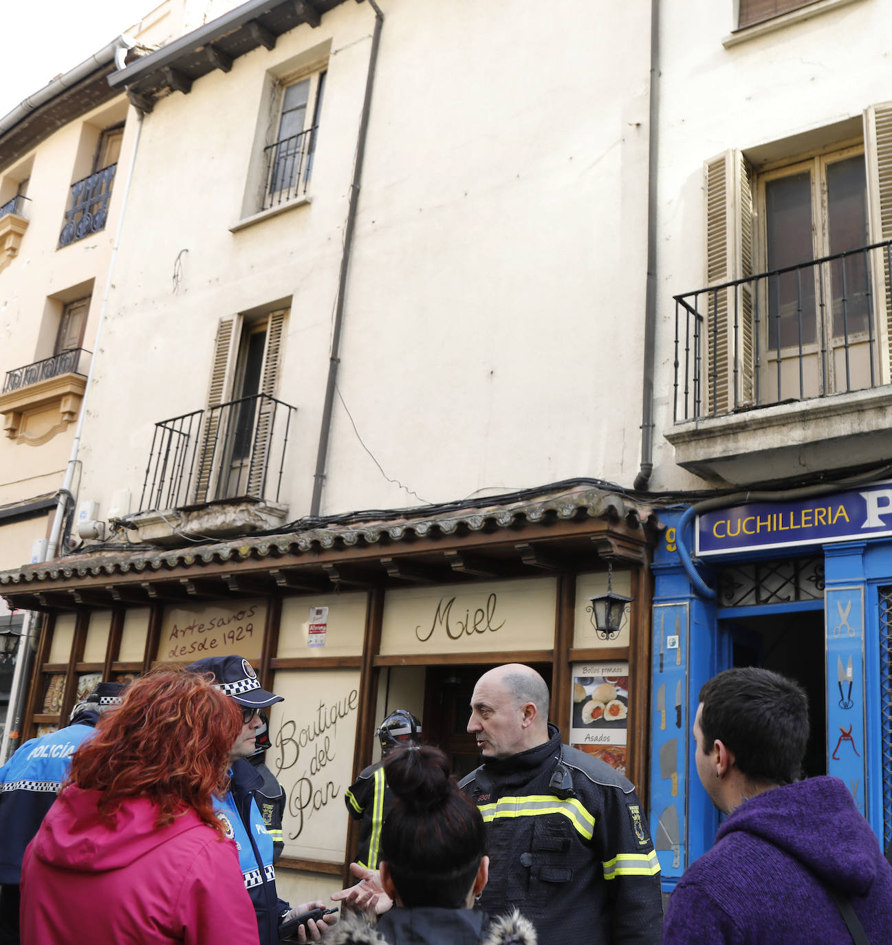 Fotos: Aviso de derrumbe en la calle Barrio y Mier de Palencia